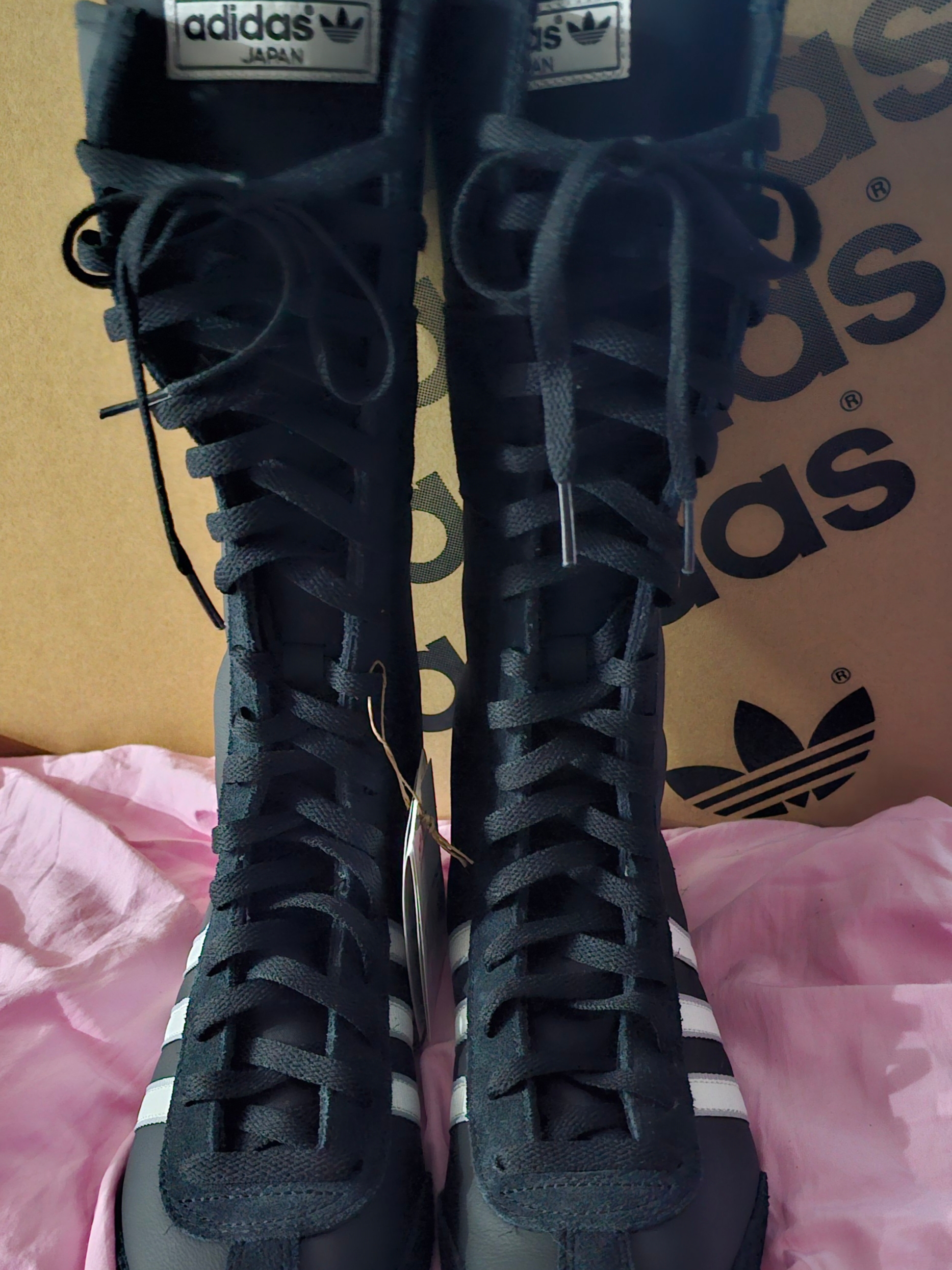 (W) Adidas Japan VH Core Black Cloud White 착용 스타일 - 2