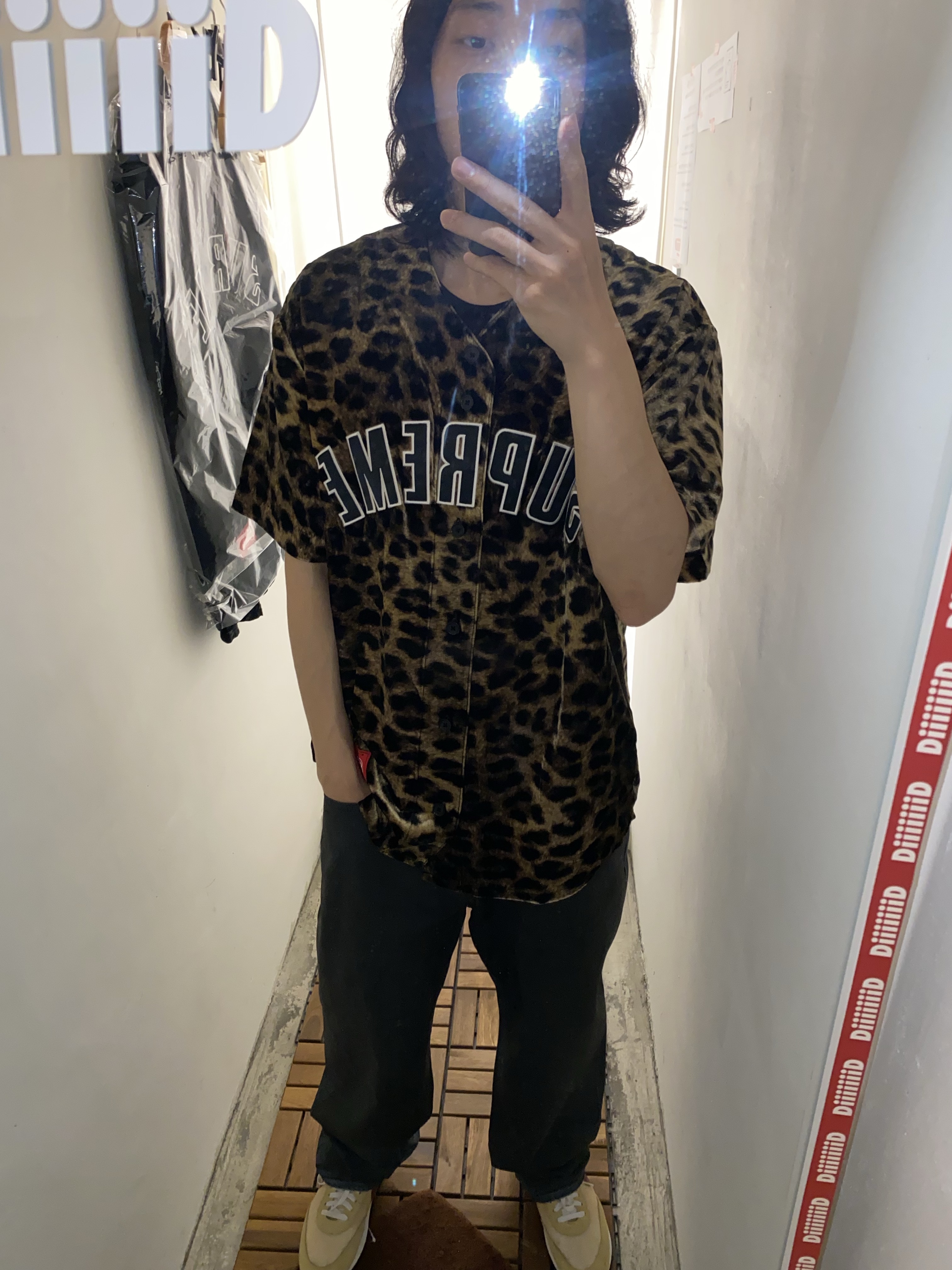 Supreme Velvet Baseball Jersey Leopard - 25SS, Nike Daybreak SP Topaz Gold 착용 스타일 - 1