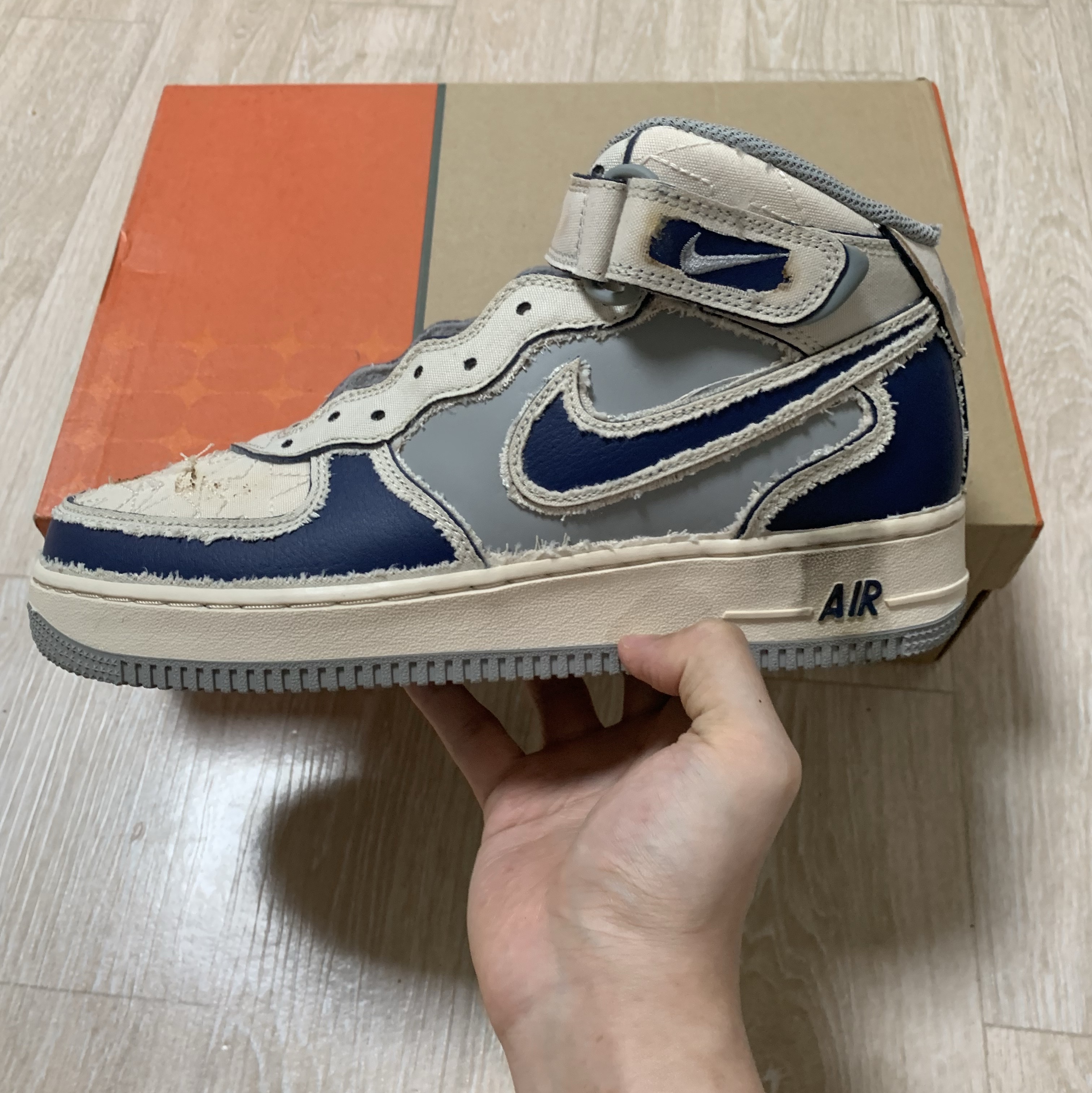 Nike Air Force 1 Mid '07 Pearl White 착용 스타일 - 4