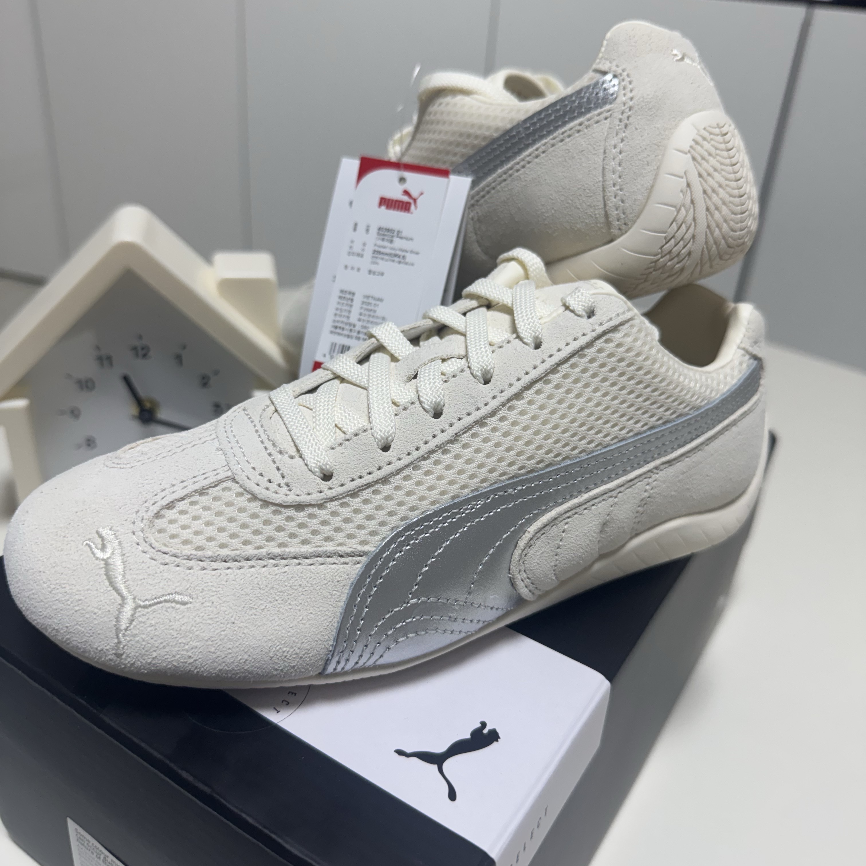 Puma Speedcat Premium Ivory Matte Silver 착용 스타일 - 1