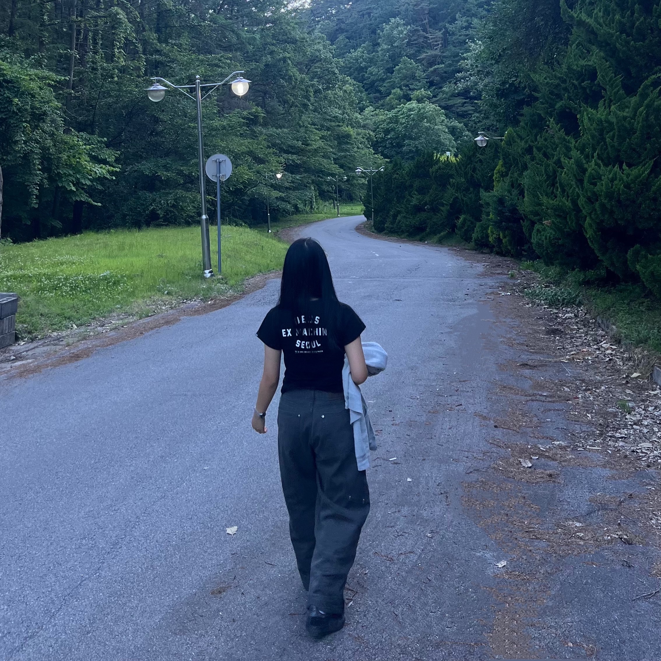 (Kids) Deus Ex Machina College Seoul T-Shirt Black 착용 스타일