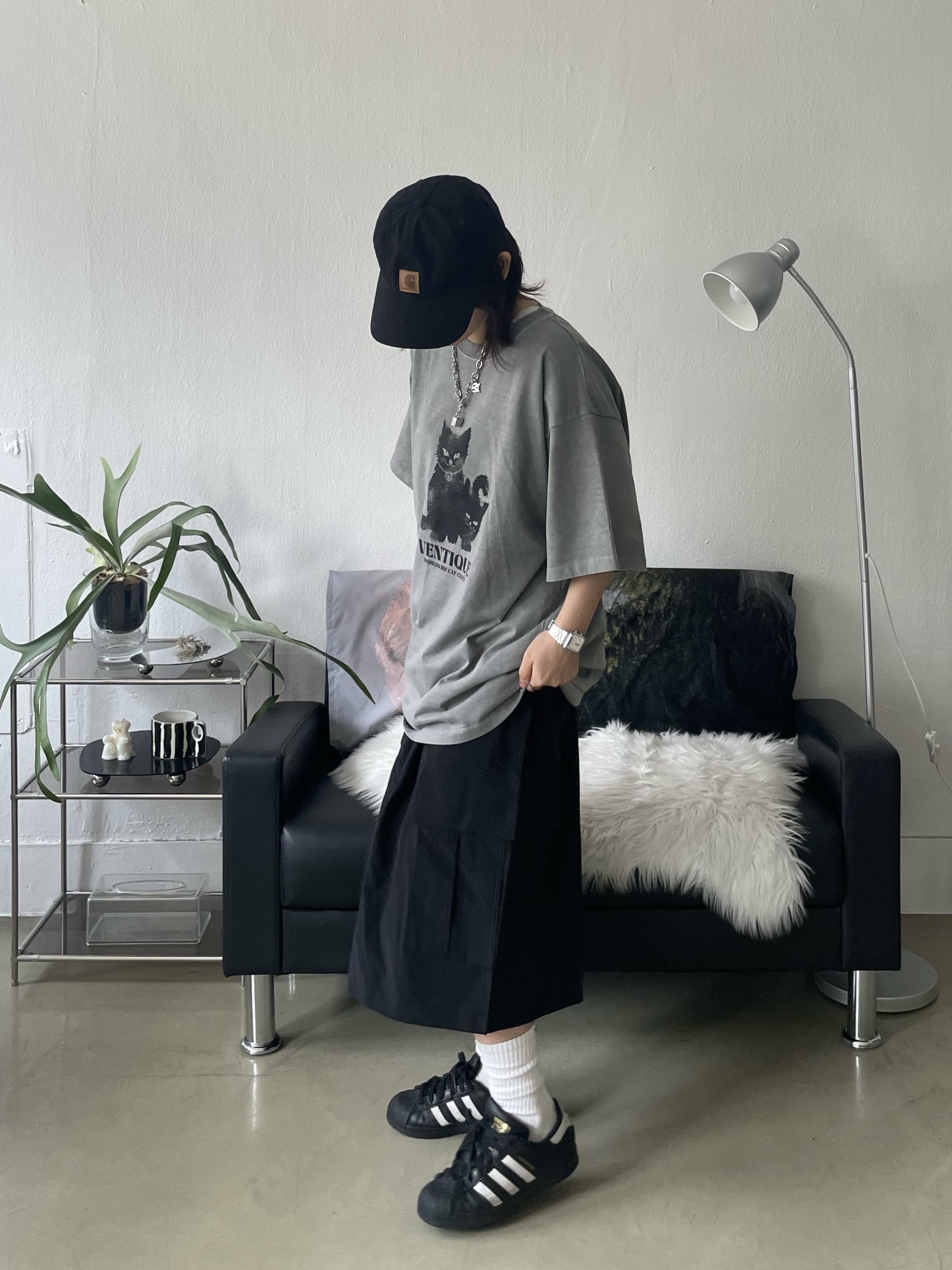 Adidas Superstar Core Black White, Carhartt Canvas Cap Black 착용 스타일 - 1