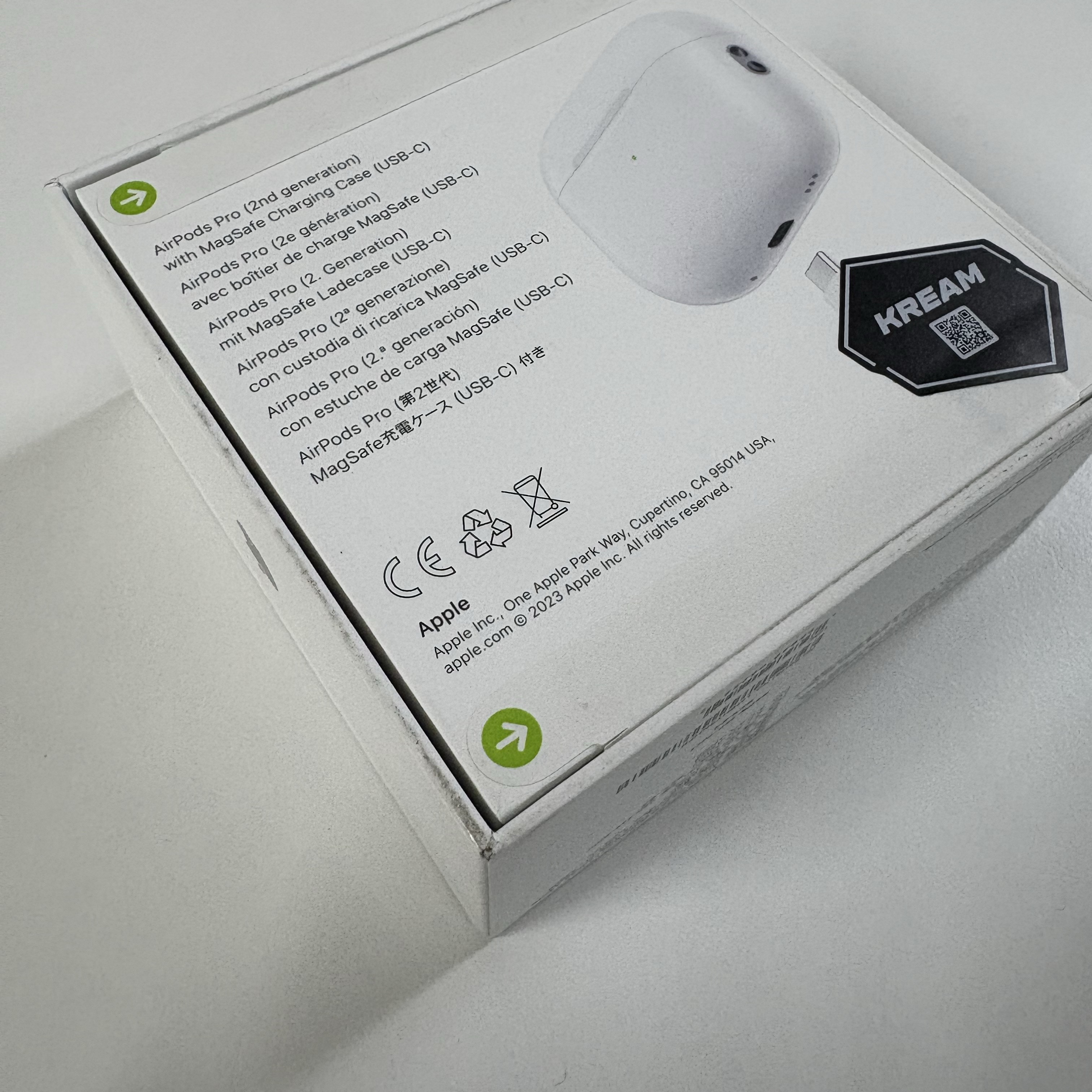 Apple Airpods Pro 2nd Gen with MagSafe Charging Case USB C (Korean Ver.) 착용 스타일 - 2