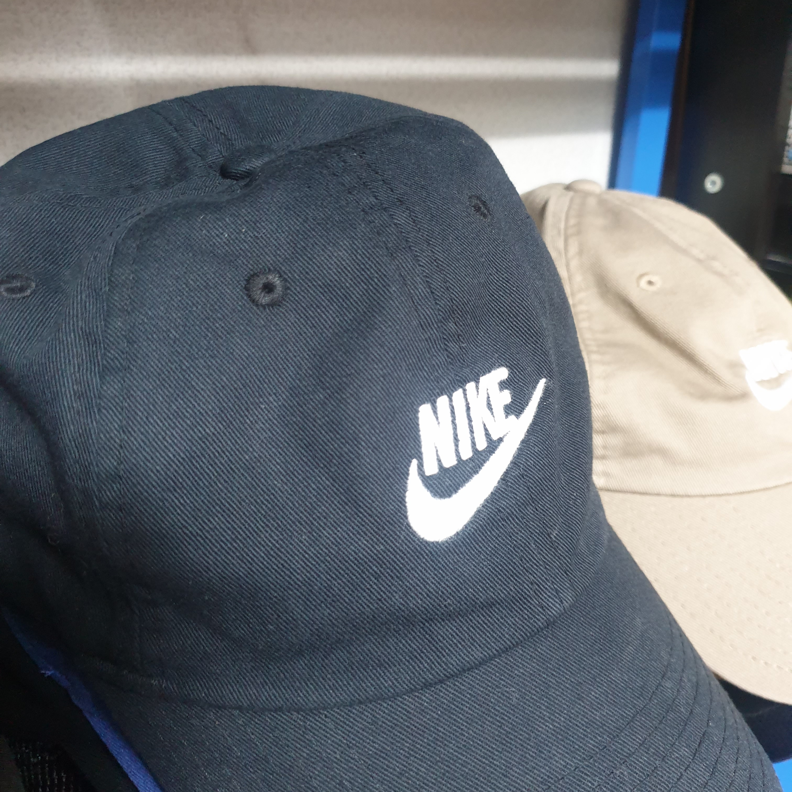 Nike Heritage 86 Futura Washed Cap Black White 착용 스타일