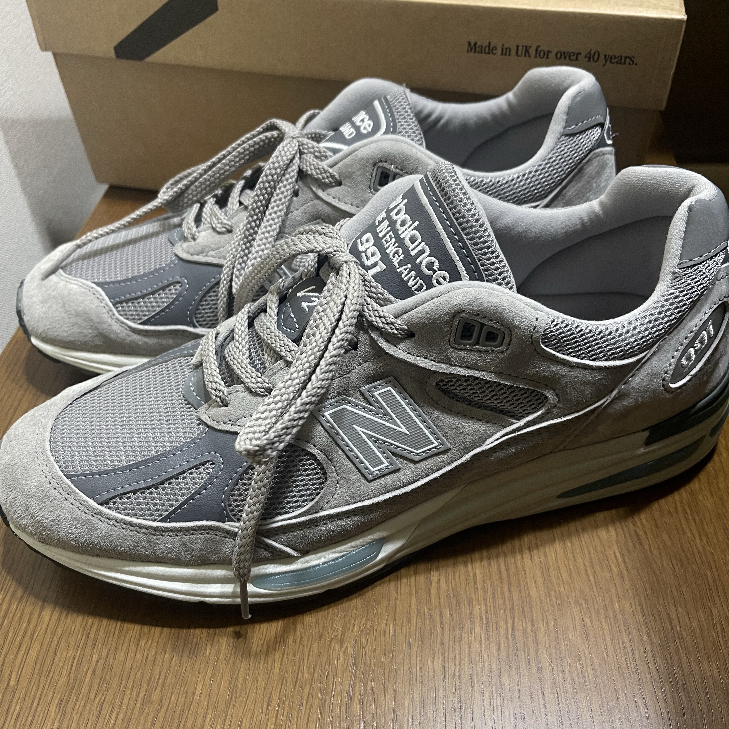 New Balance 991v2 Made in UK Rock Ridge Alloy Silver 착용 스타일 - 1