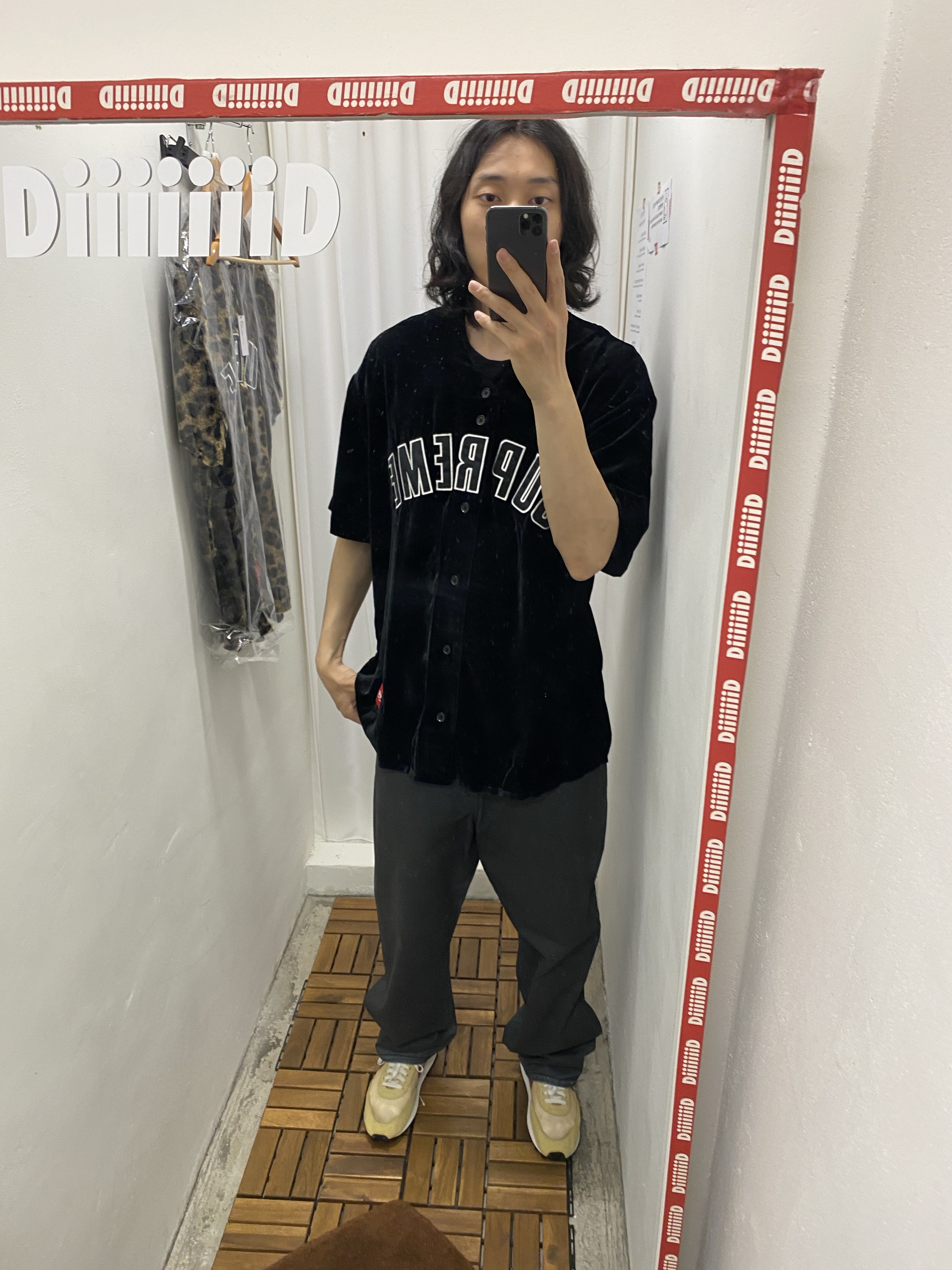 Supreme Velvet Baseball Jersey Leopard - 25SS, Nike Daybreak SP Topaz Gold 착용 스타일 - 6