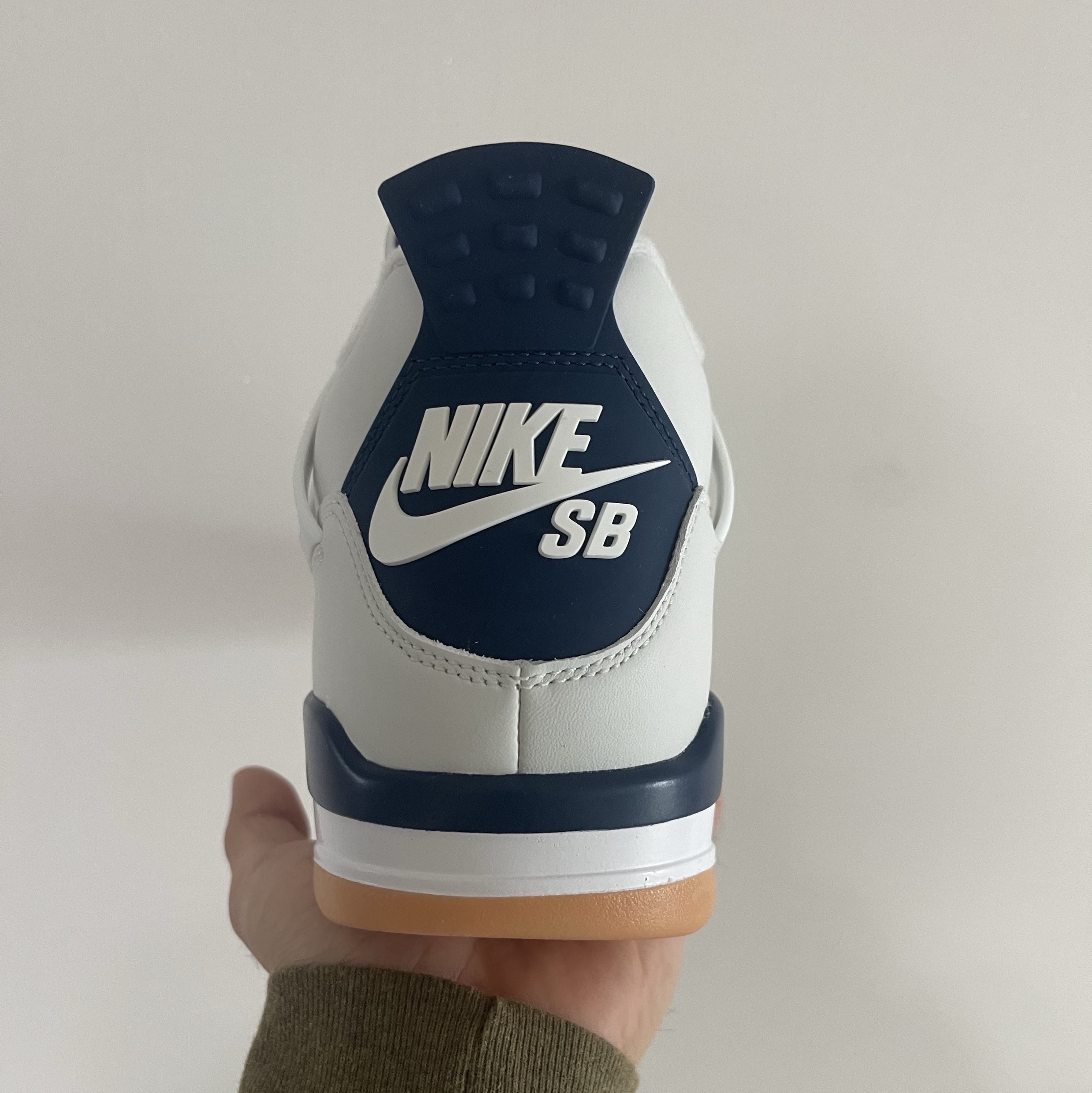 Jordan 4 x Nike SB Retro SP Navy 착용 스타일 - 3