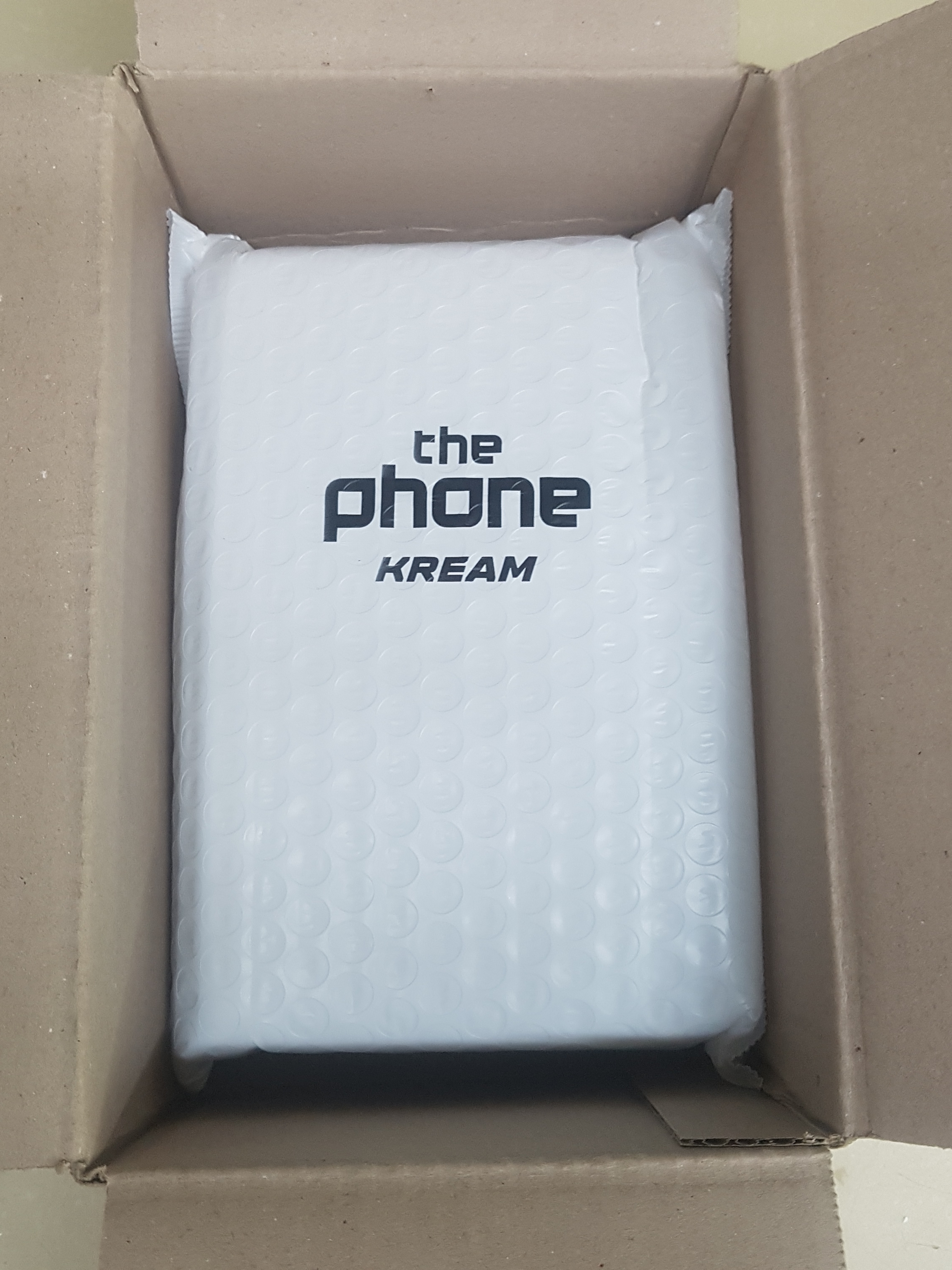 [S등급] Refurbished Galaxy S22+ 256GB Phantom White 착용 스타일 - 1