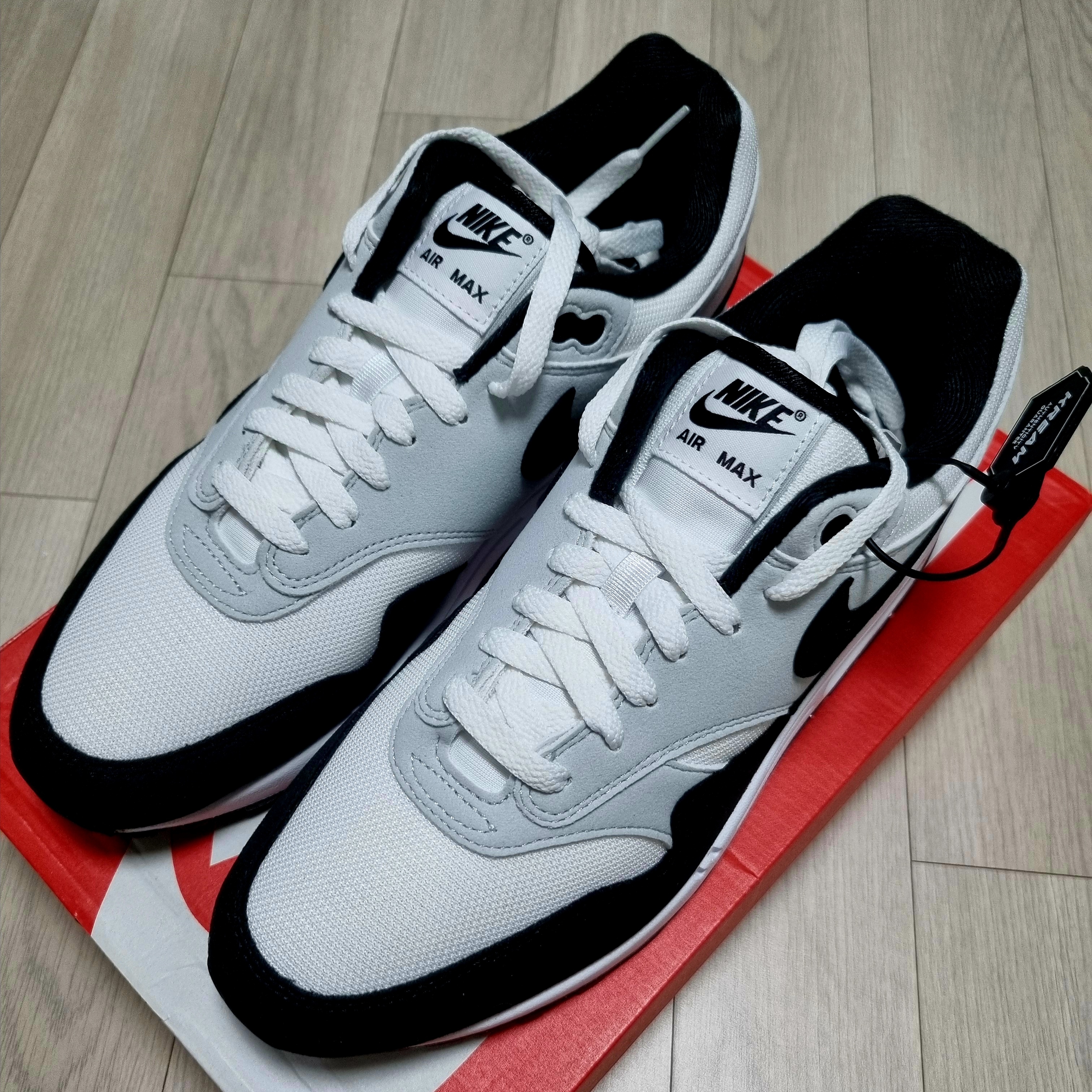 Nike Air Max 1 White Black 착용 스타일