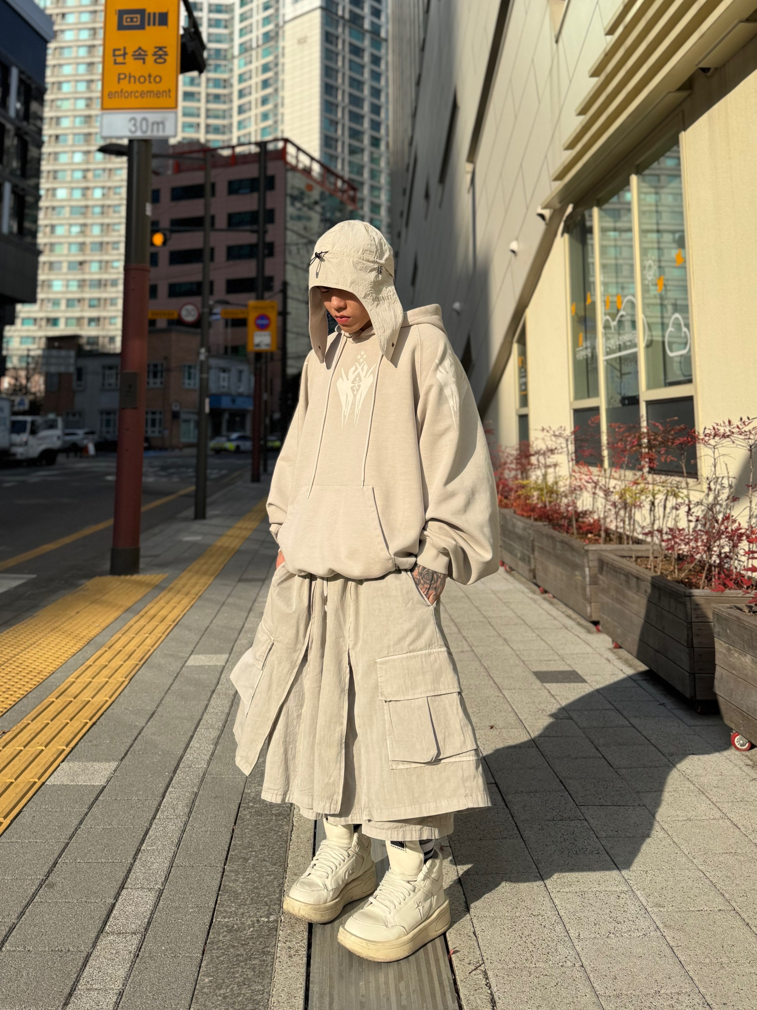 Converse x Drkshdw Turbowpn Egret 착용 스타일 - 1