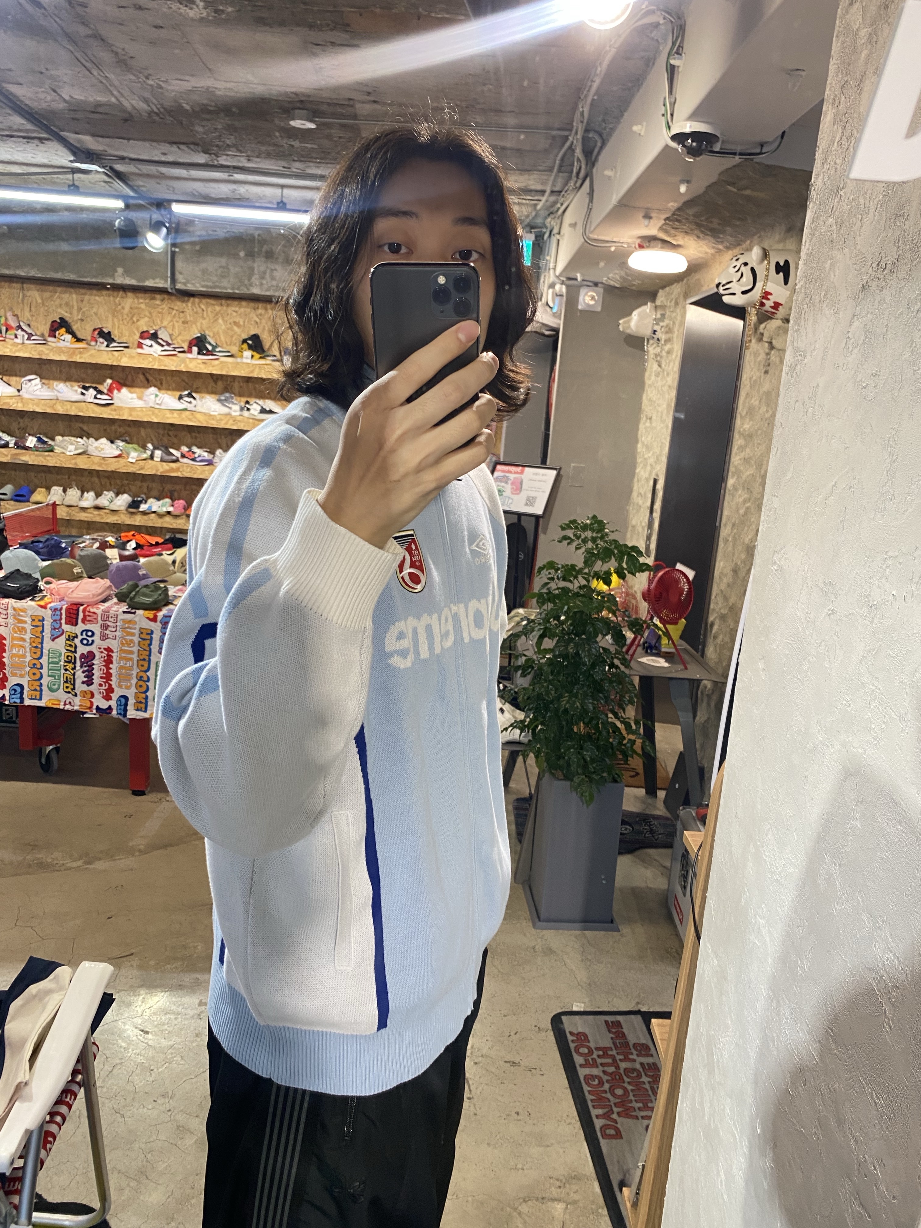Supreme x Umbro Zip Up Sweater Light Blue - 25SS, Needles x LHP H.D. Nylon Track Pants Black 착용 스타일 - 3