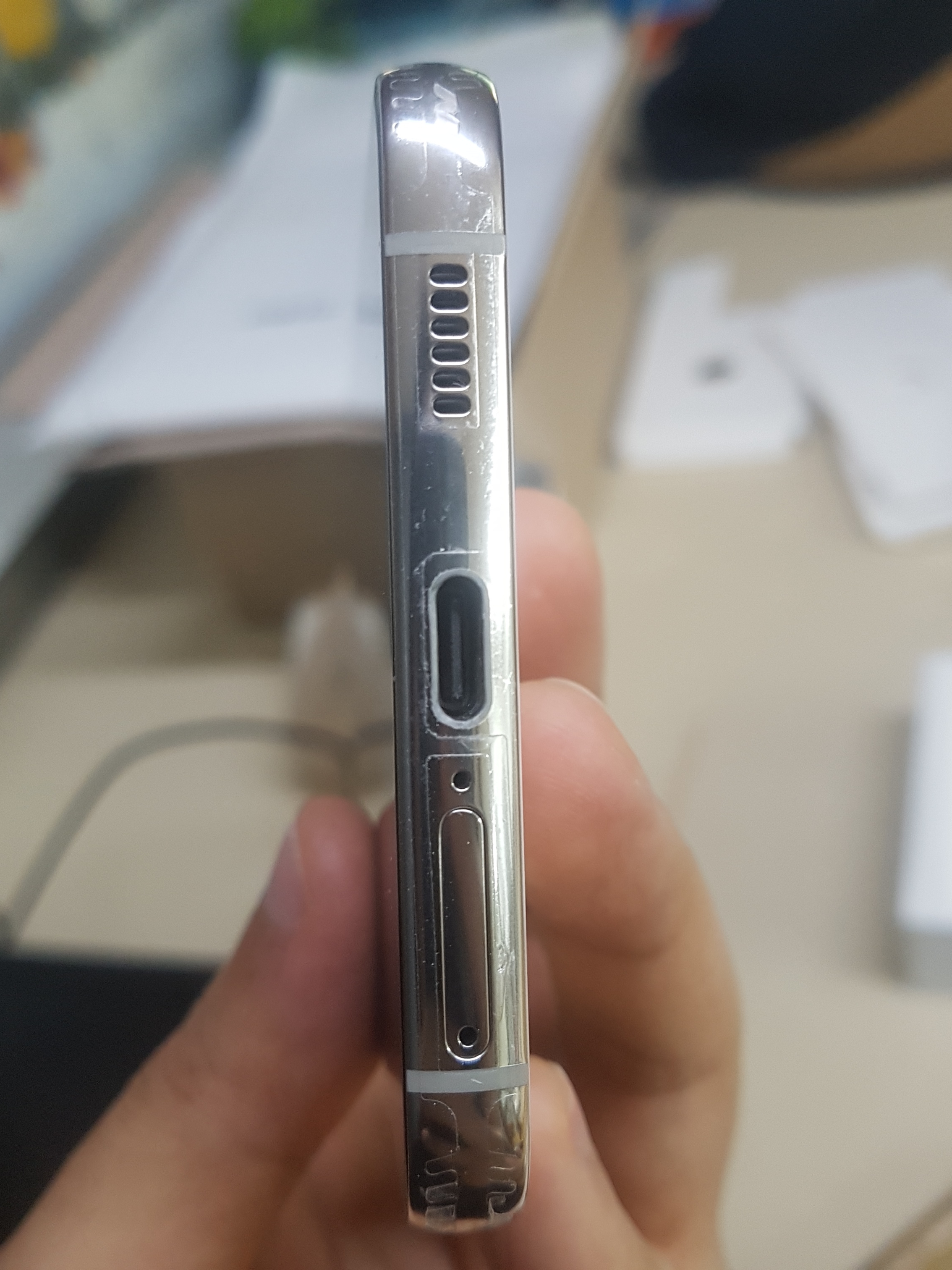 [S등급] Refurbished Galaxy S22+ 256GB Phantom White 착용 스타일 - 9