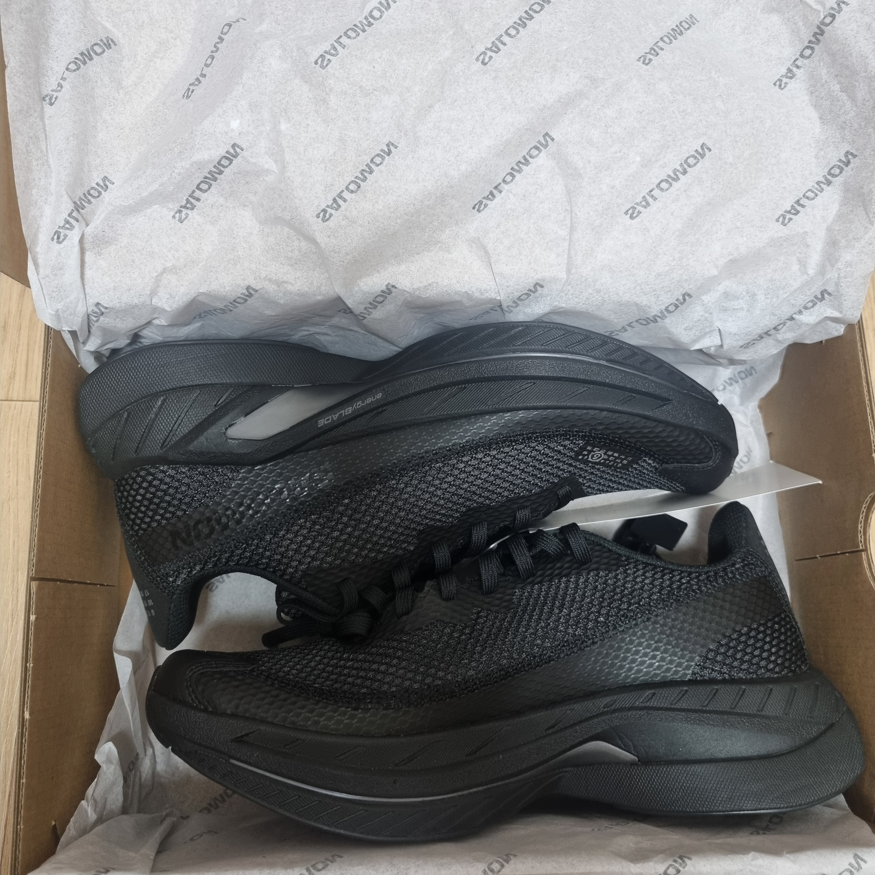 Salomon x MM6 Maison Margiela Spectur 2 Black Pewter 착용 스타일 - 6