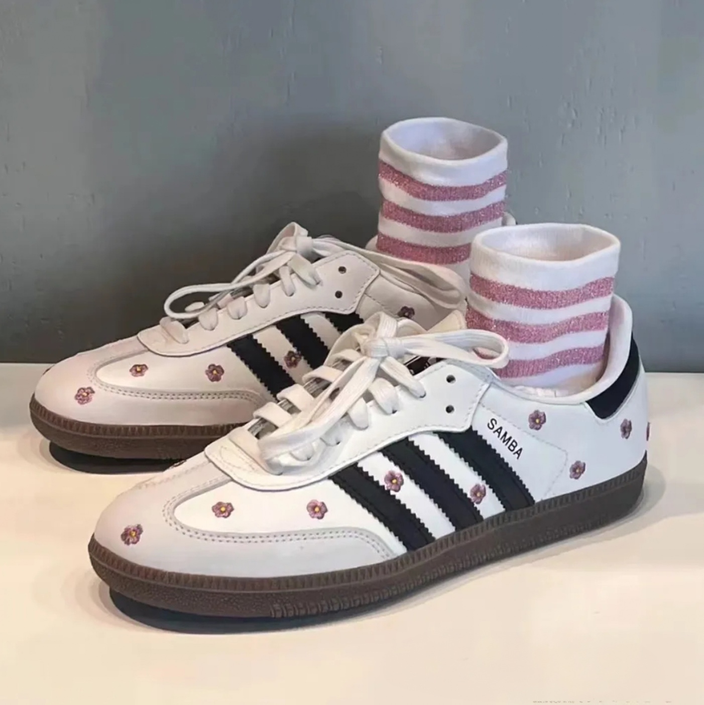 (W) Adidas Samba OG Cloud White Core Black, (W) Adidas Adilenium Season 2 Oversized Zip Track Top Gender Neutral Black - KR Sizing 착용 스타일 - 5