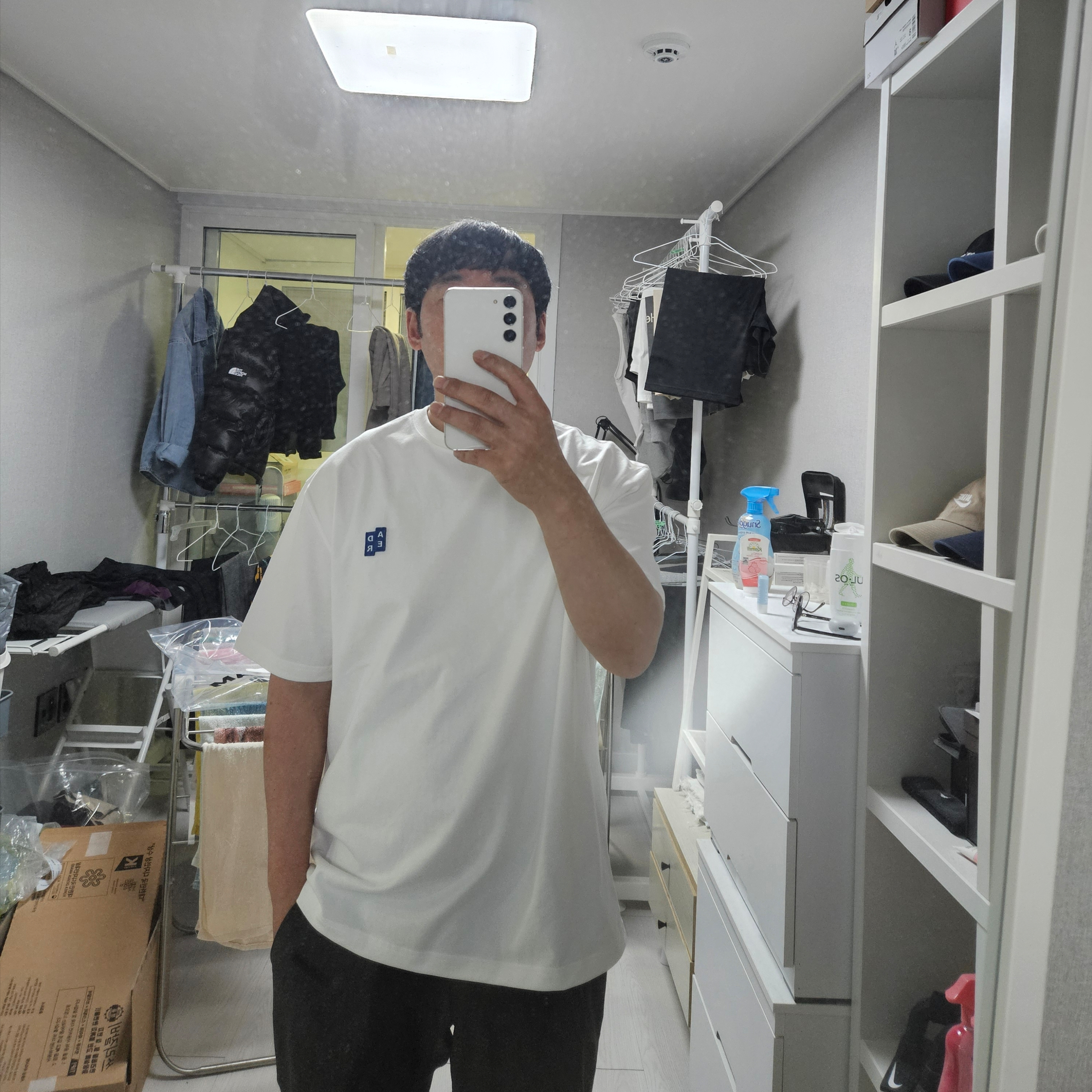 Ader Error Sig; TRS/BL Tag T-Shirt 01 Off White 착용 스타일