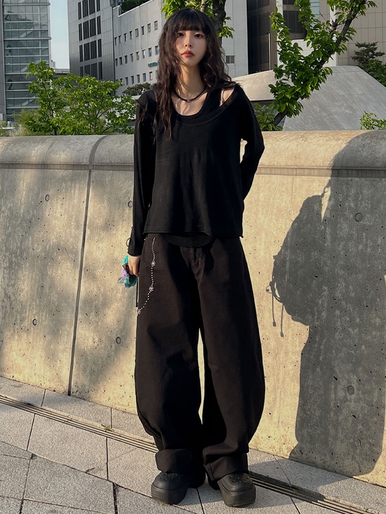Crocs Stomp Clog Black 착용 스타일 - 1
