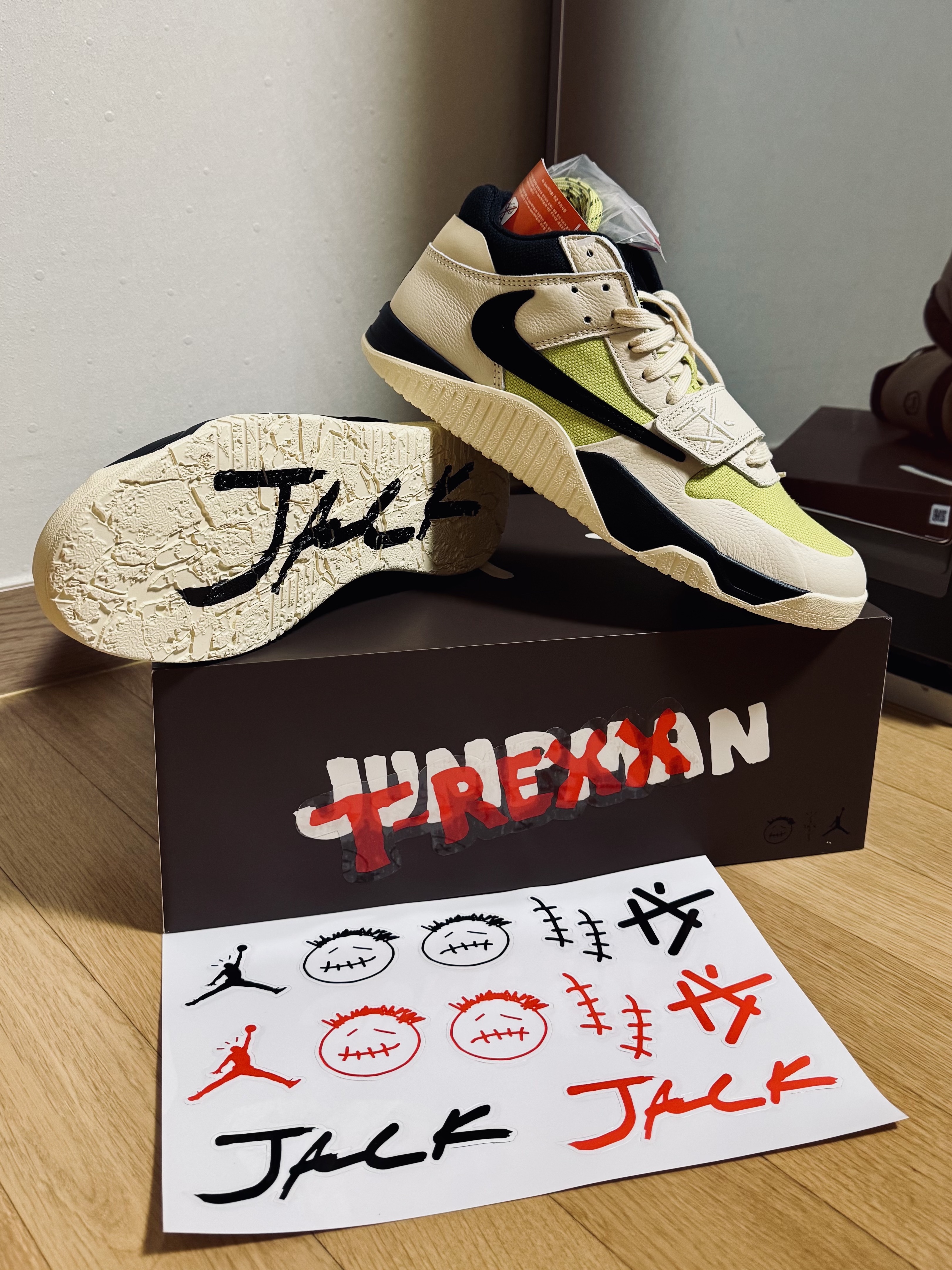 Jordan x Travis Scott Jumpman Jack TR Bright Cactus 착용 스타일