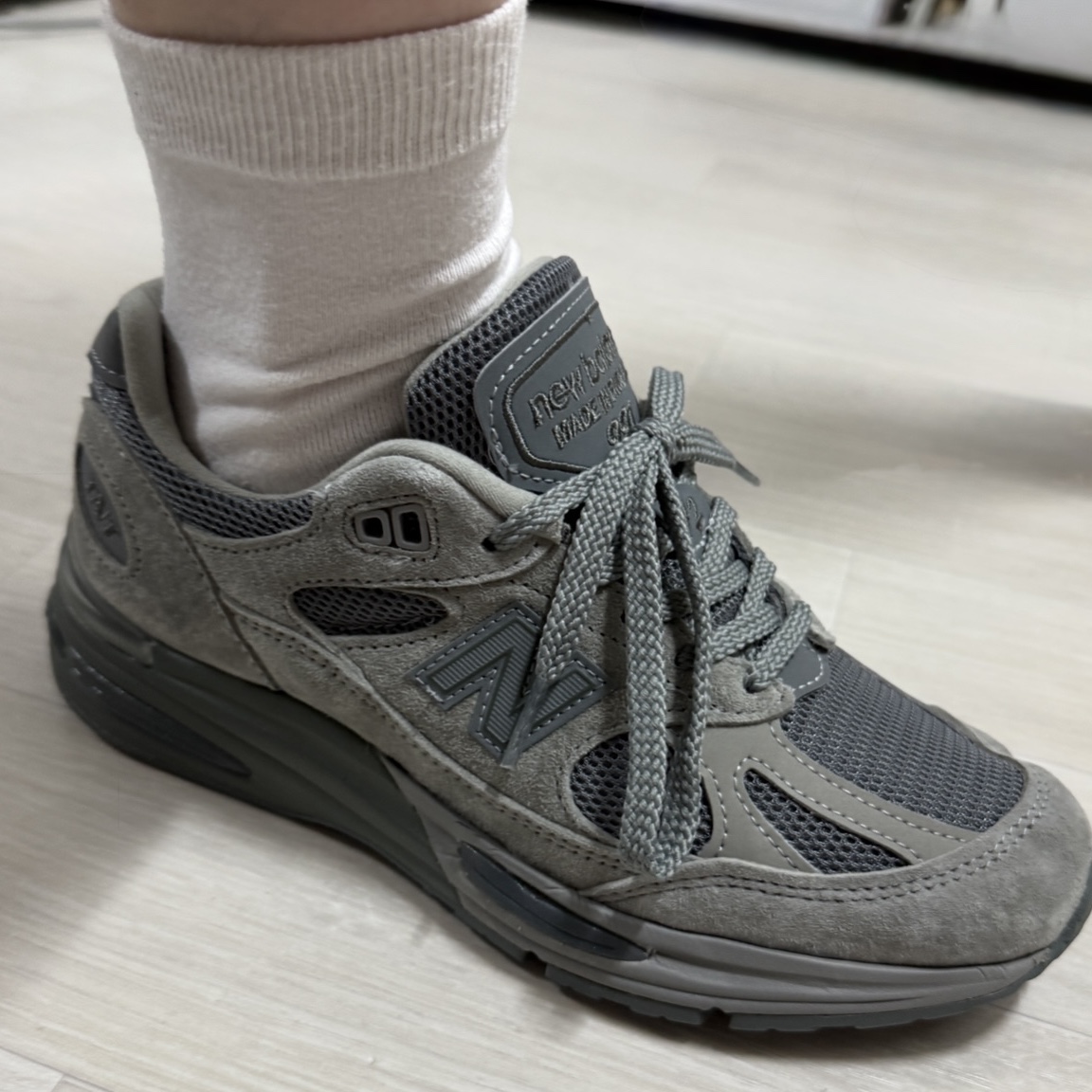 New Balance x Thisisneverthat 991v2 Made in UK Grey 착용 스타일 - 1