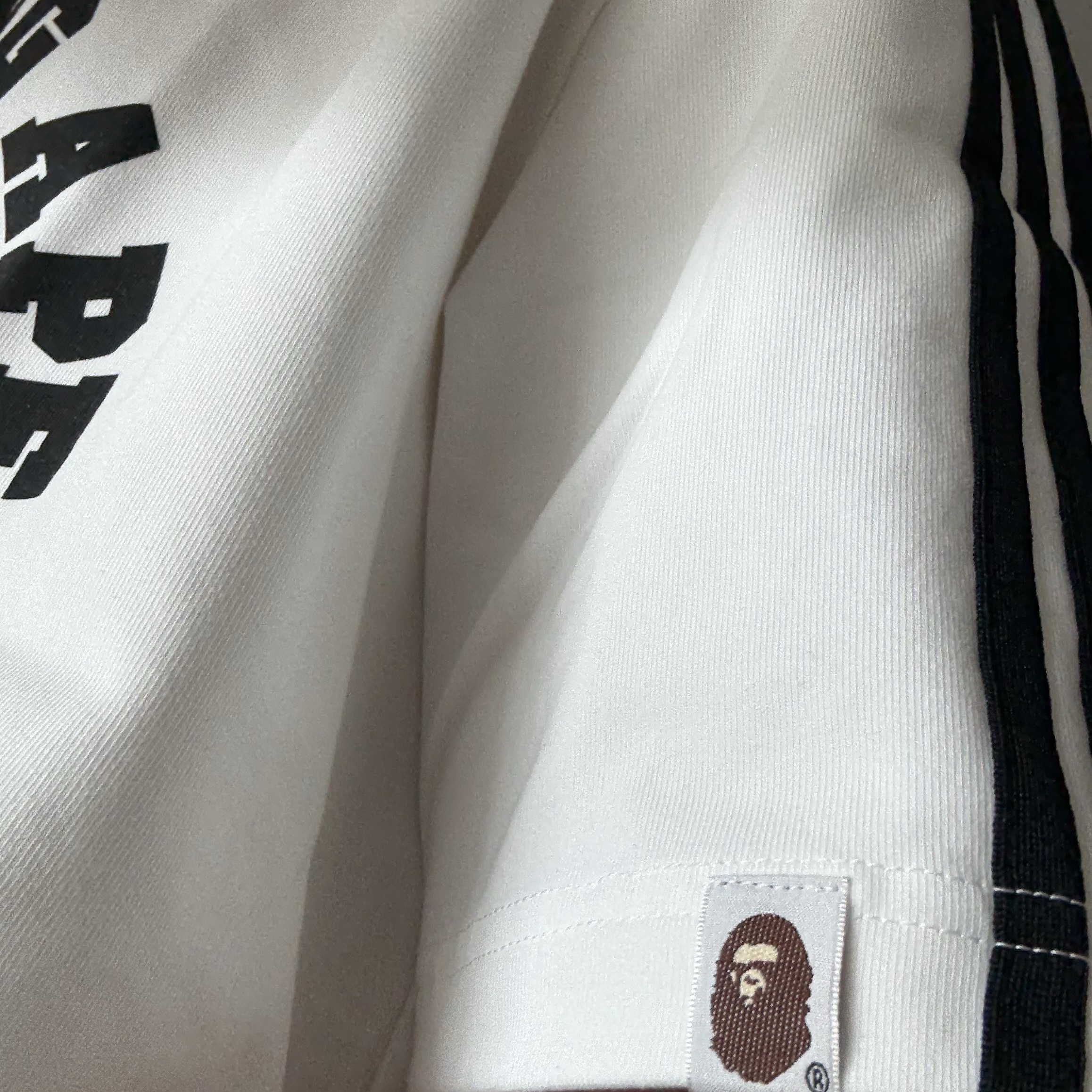 Adidas x BAPE T-Shirt White - KR Sizing, Supreme Small Box Zip Up Hooded Sweatshirt Ash Grey - 24FW 착용 스타일 - 2