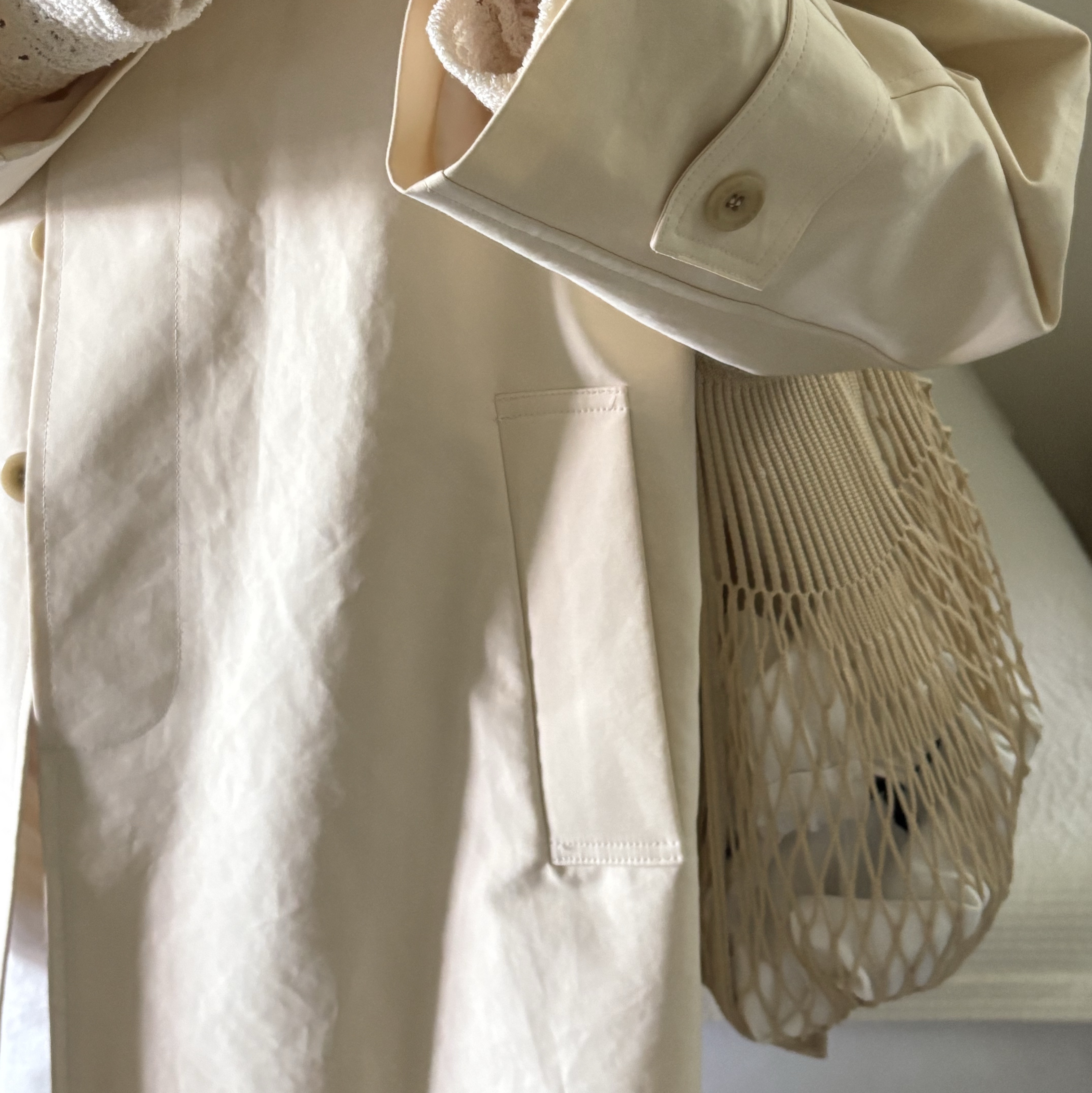 Lemaire Nylon Net Medium Filt Net Shopping Bag Light Beige 착용 스타일