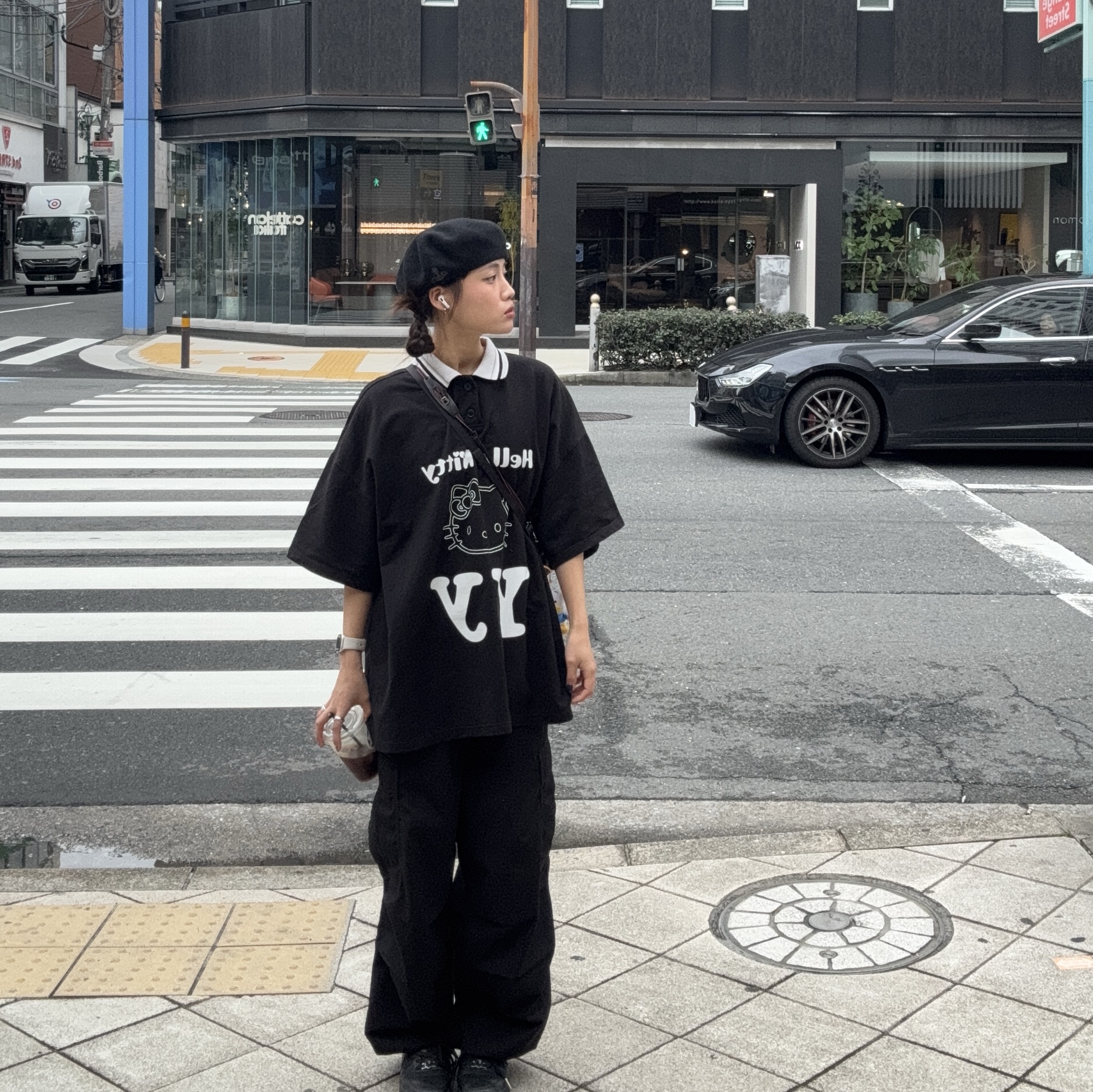 Open Yy x Hello Kitty Collared T-Shirt Black, (W) BAPE Bape Sta #6 Black 착용 스타일