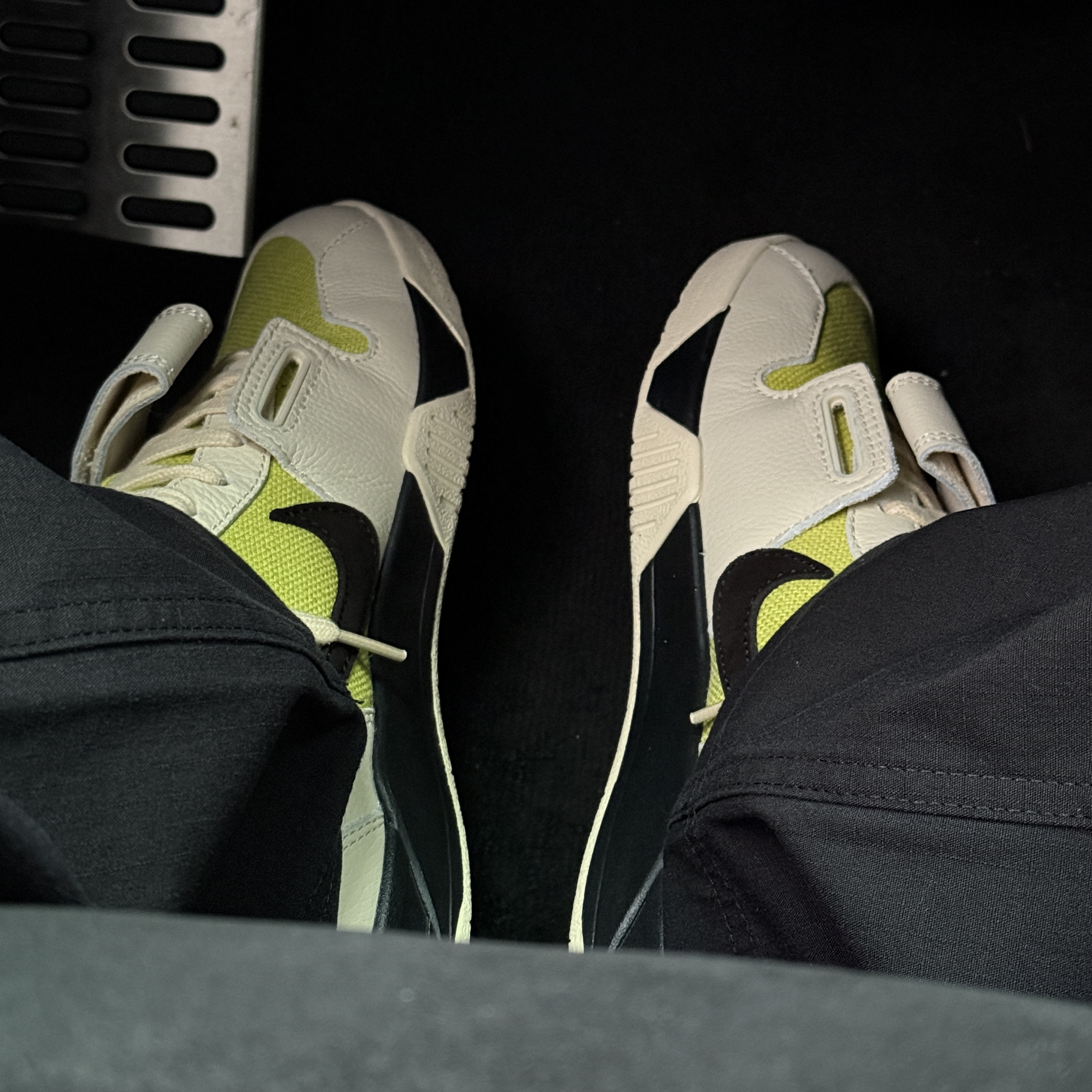 Jordan x Travis Scott Jumpman Jack TR Bright Cactus 착용 스타일