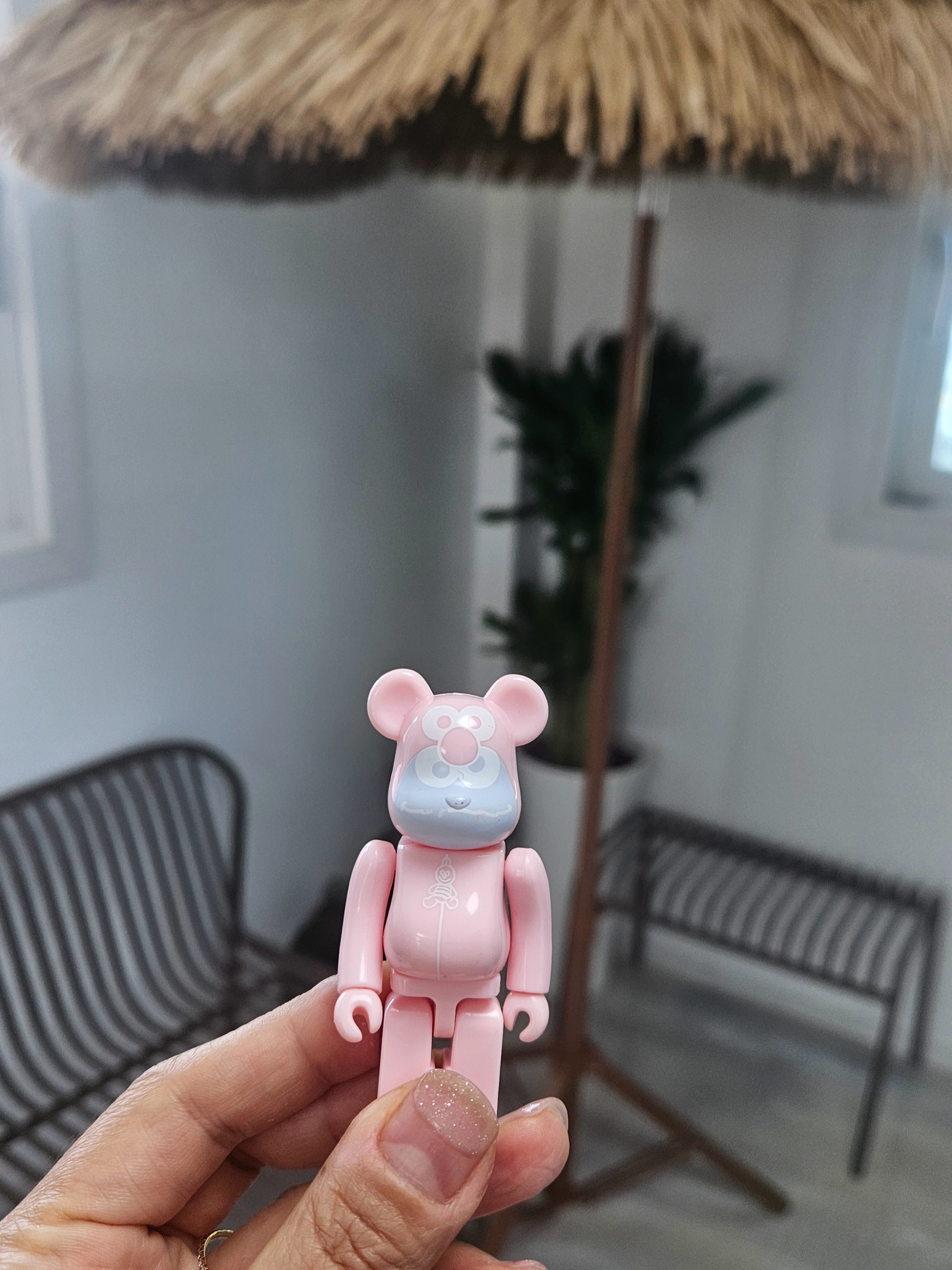Bearbrick Series 48 Sealed Case 100% (24 Blind Boxes), NewJeans x Murakami Metal Keyring Flower 착용 스타일 - 5