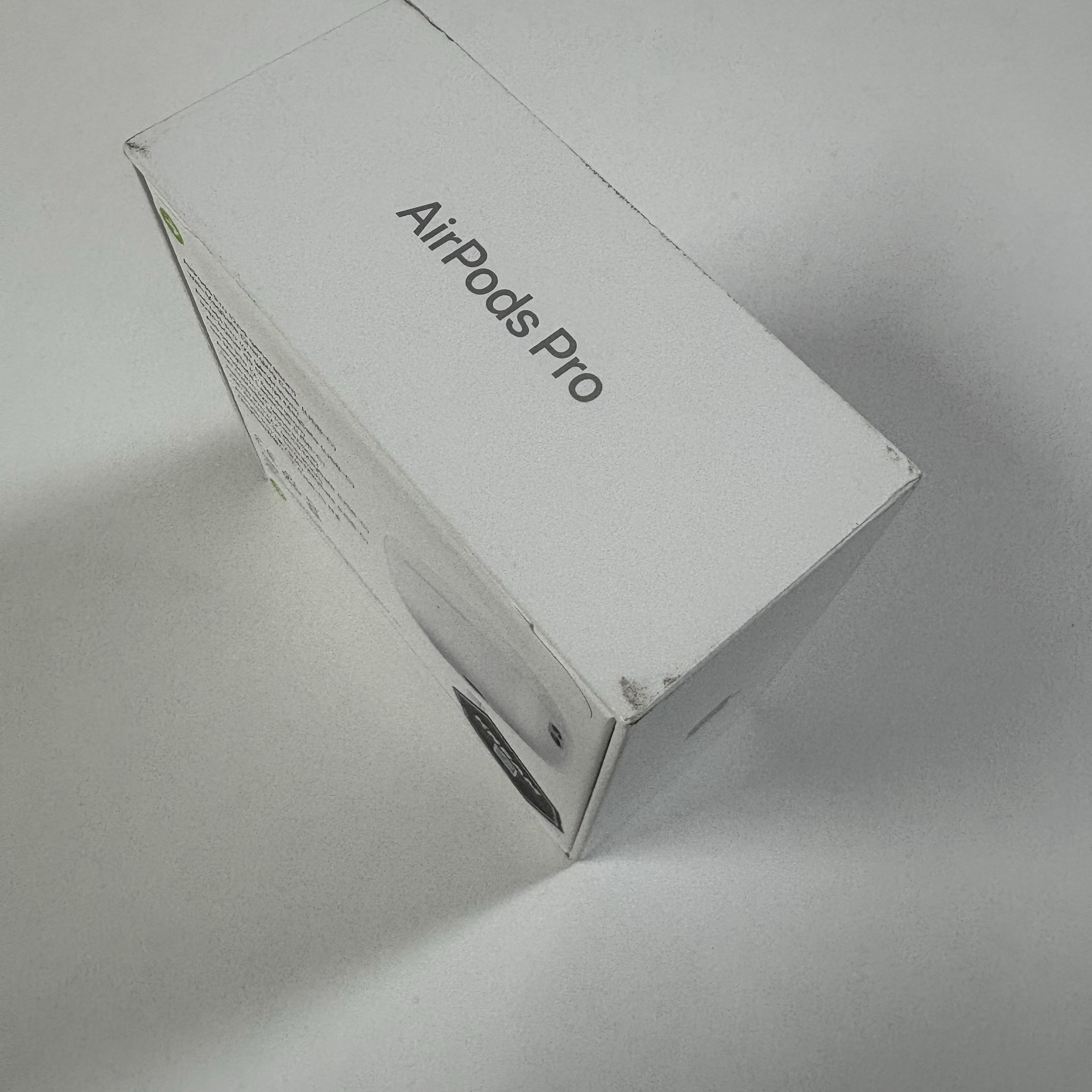Apple Airpods Pro 2nd Gen with MagSafe Charging Case USB C (Korean Ver.) 착용 스타일 - 1