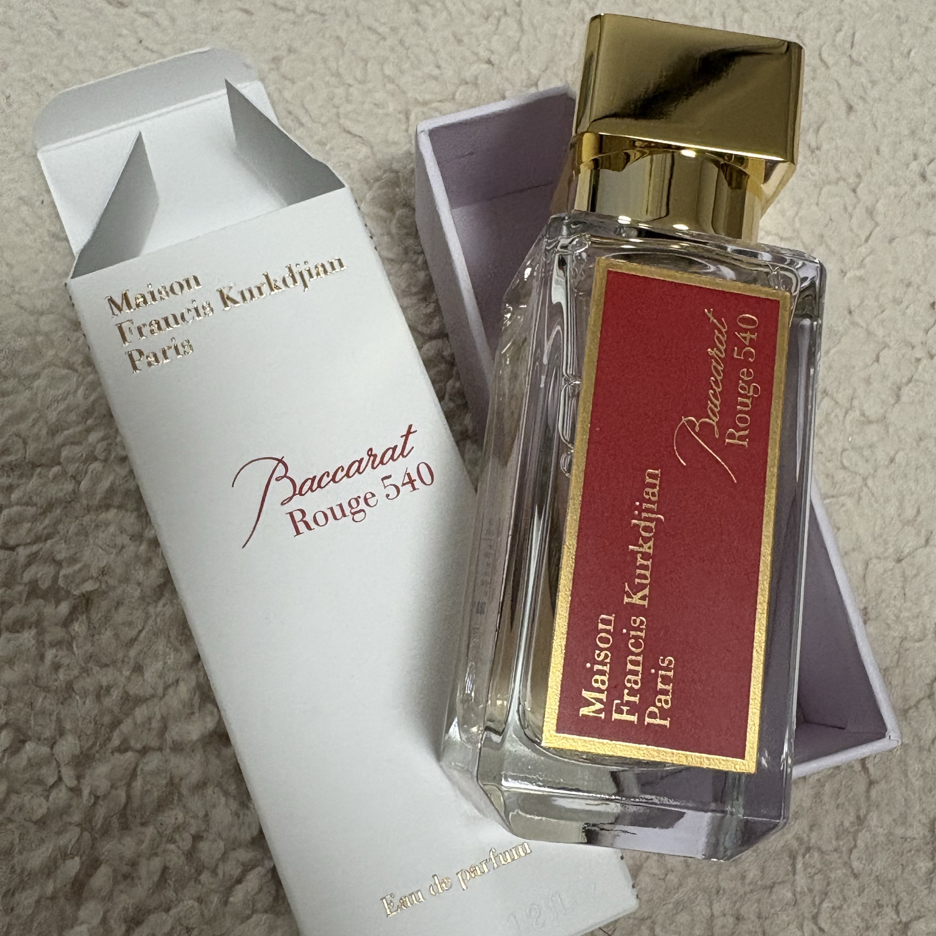 Maison Francis Kurkdjian Baccarat Rouge 540 Eau De Parfum 35ml 착용 스타일 - 2