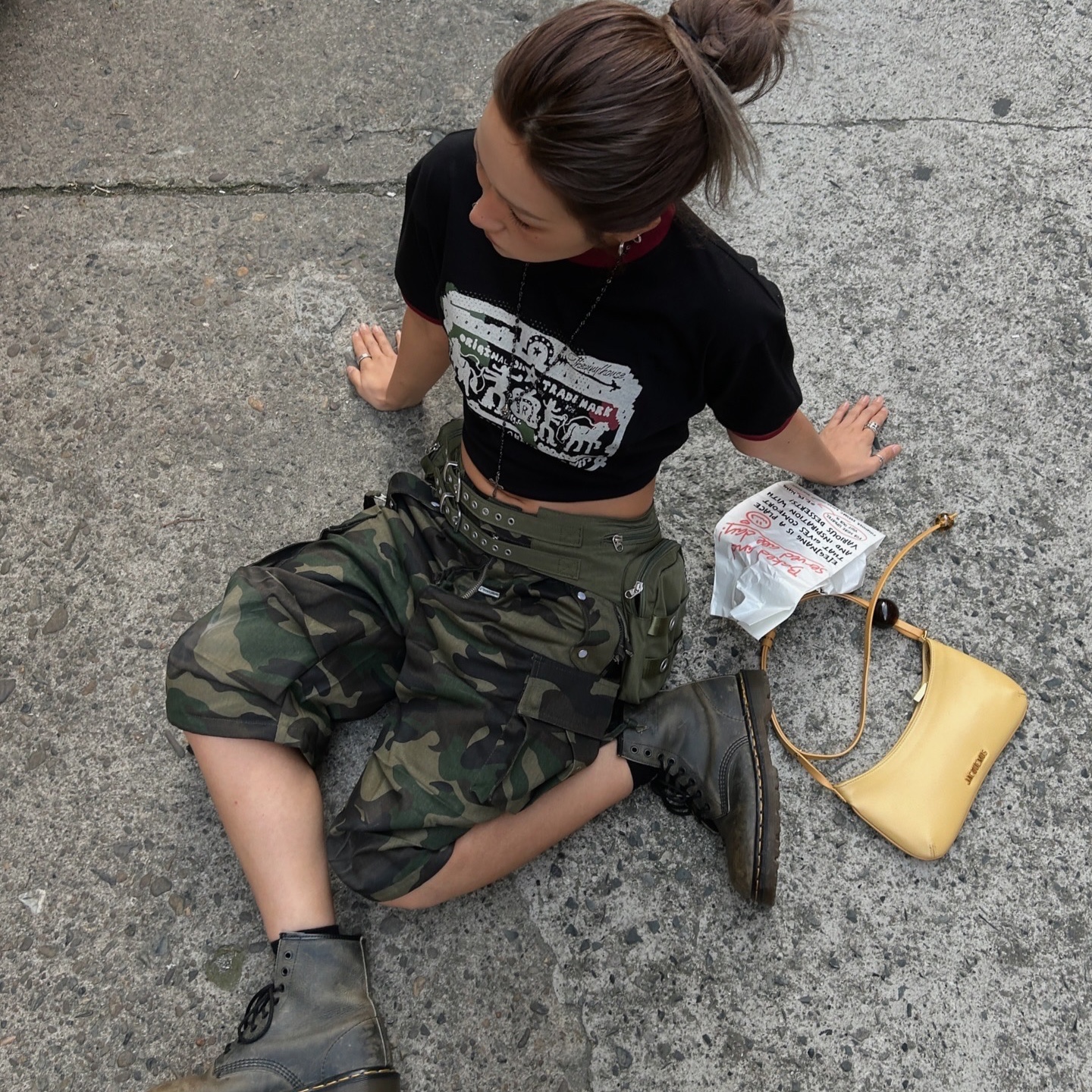 Thevinylhouse Western Cargo Shorts Camo, [KREAM 단독] Thevinylhouse Cowboy Pictogram Ringer Tee Black 착용 스타일