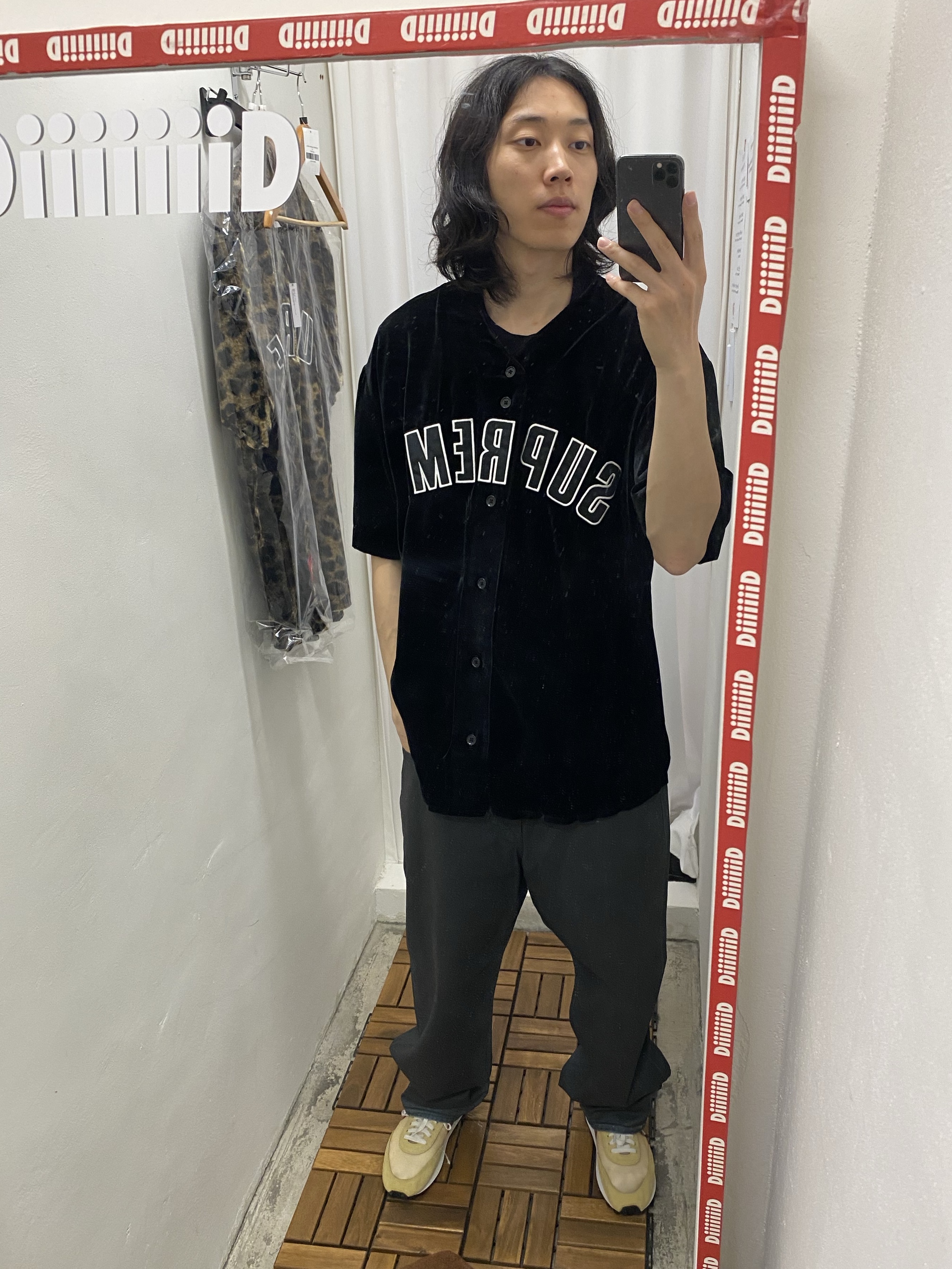 Supreme Velvet Baseball Jersey Leopard - 25SS, Nike Daybreak SP Topaz Gold 착용 스타일 - 5