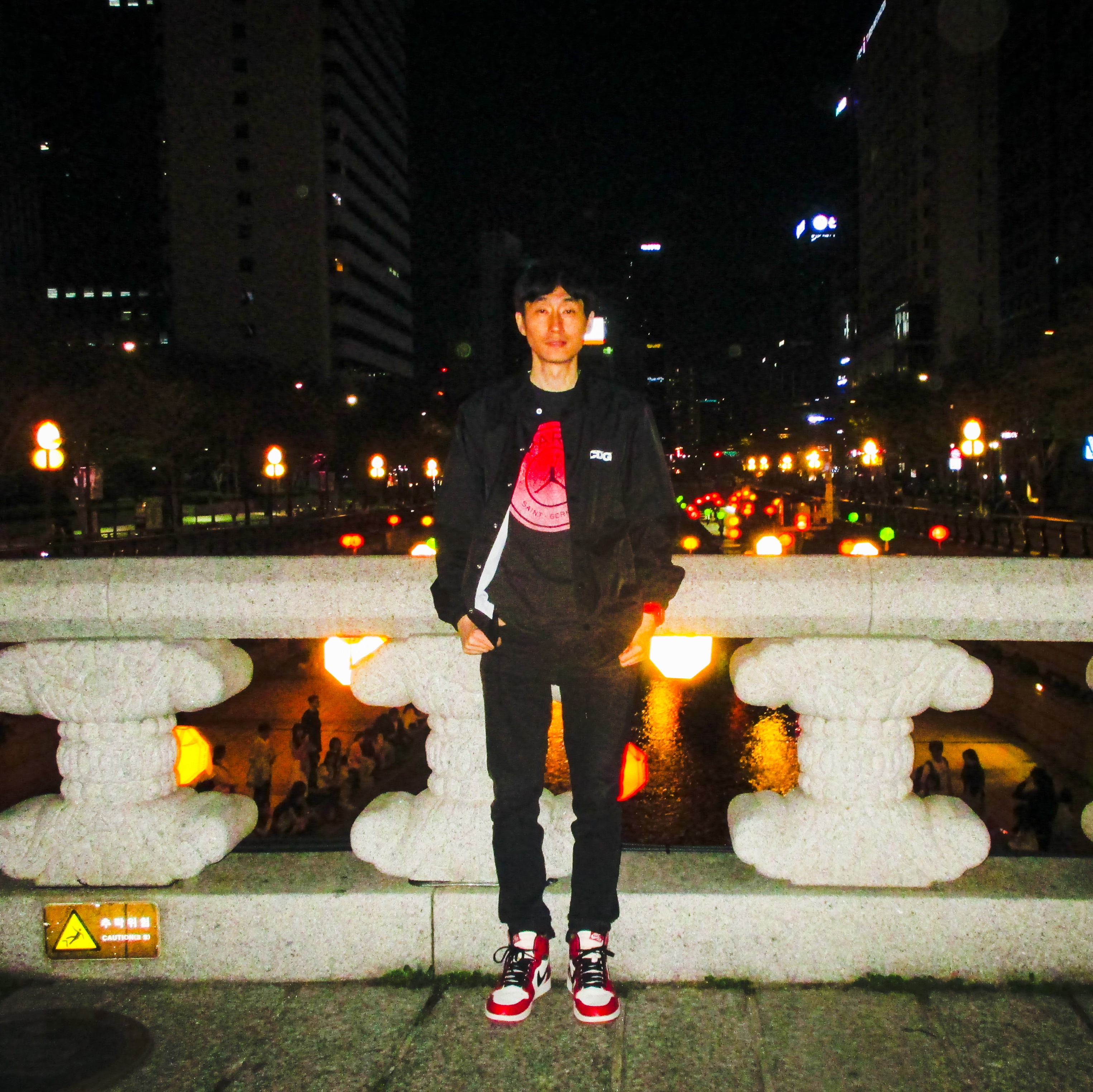Jordan 1 Retro High OG Chicago 2022, CDG Coach Jacket5 Black 착용 스타일