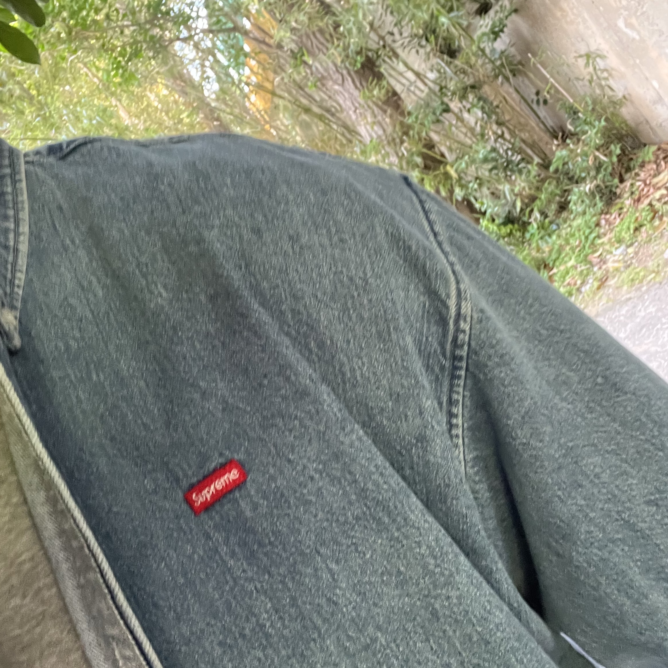 Supreme Small Box Shirt Denim - 23FW 착용 스타일