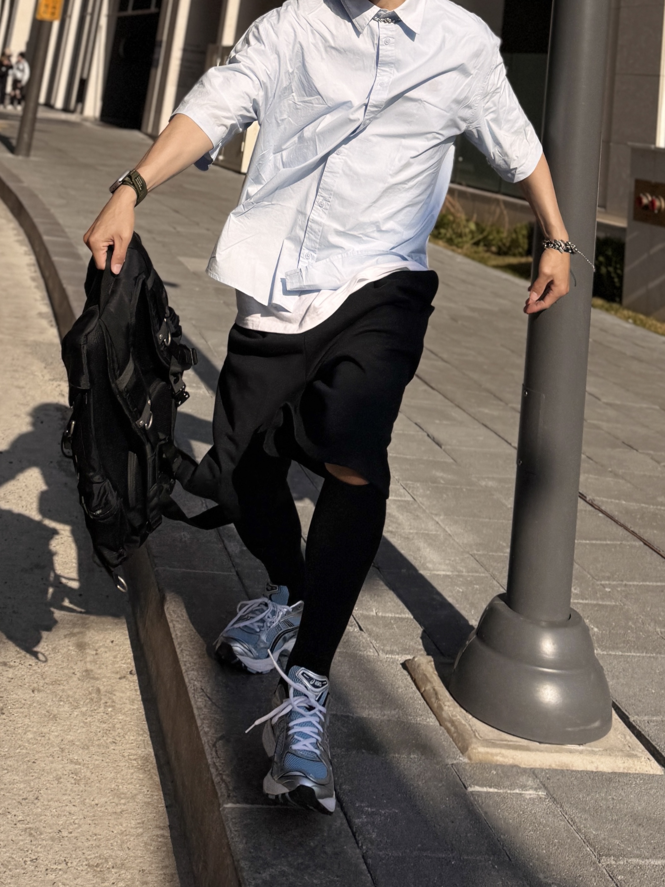 Gentle Monster x Maison Margiela MM007 Black Black, Asics Gel-Kayano 14 Arctic Sky Pure Silver 착용 스타일 - 6