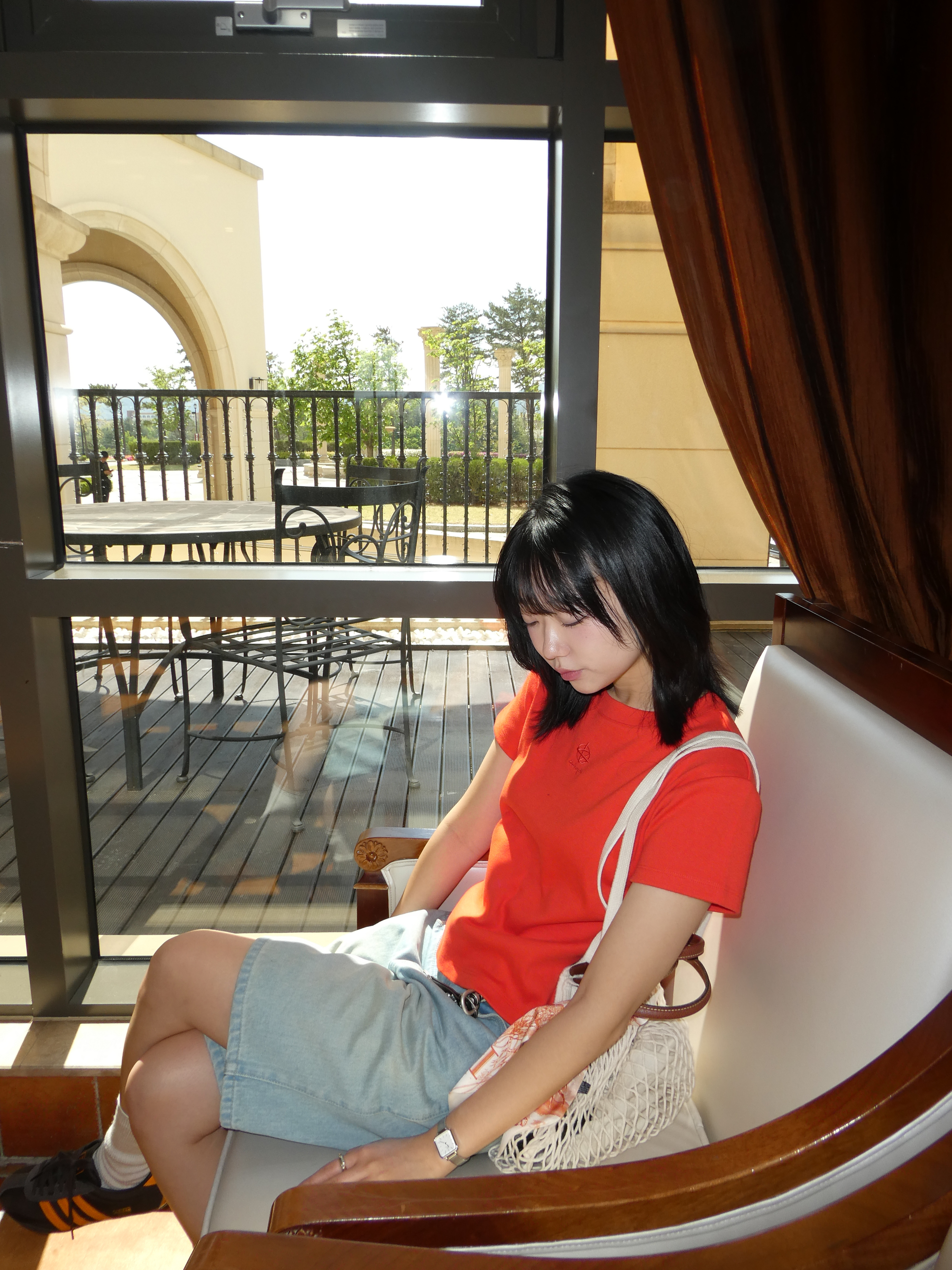 (W) Adidas Tokyo Dark Brown Orange, Longchamp Le Pliage Filet Top Handle Bag Ecru 착용 스타일 - 4
