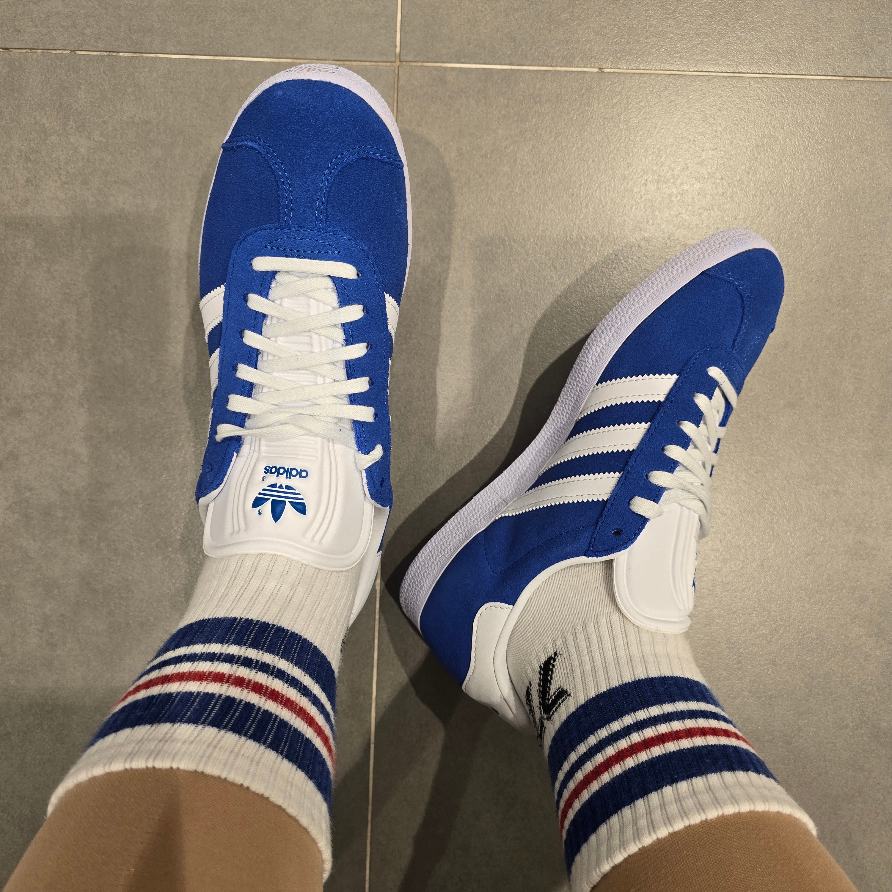 Adidas Gazelle Blue 착용 스타일