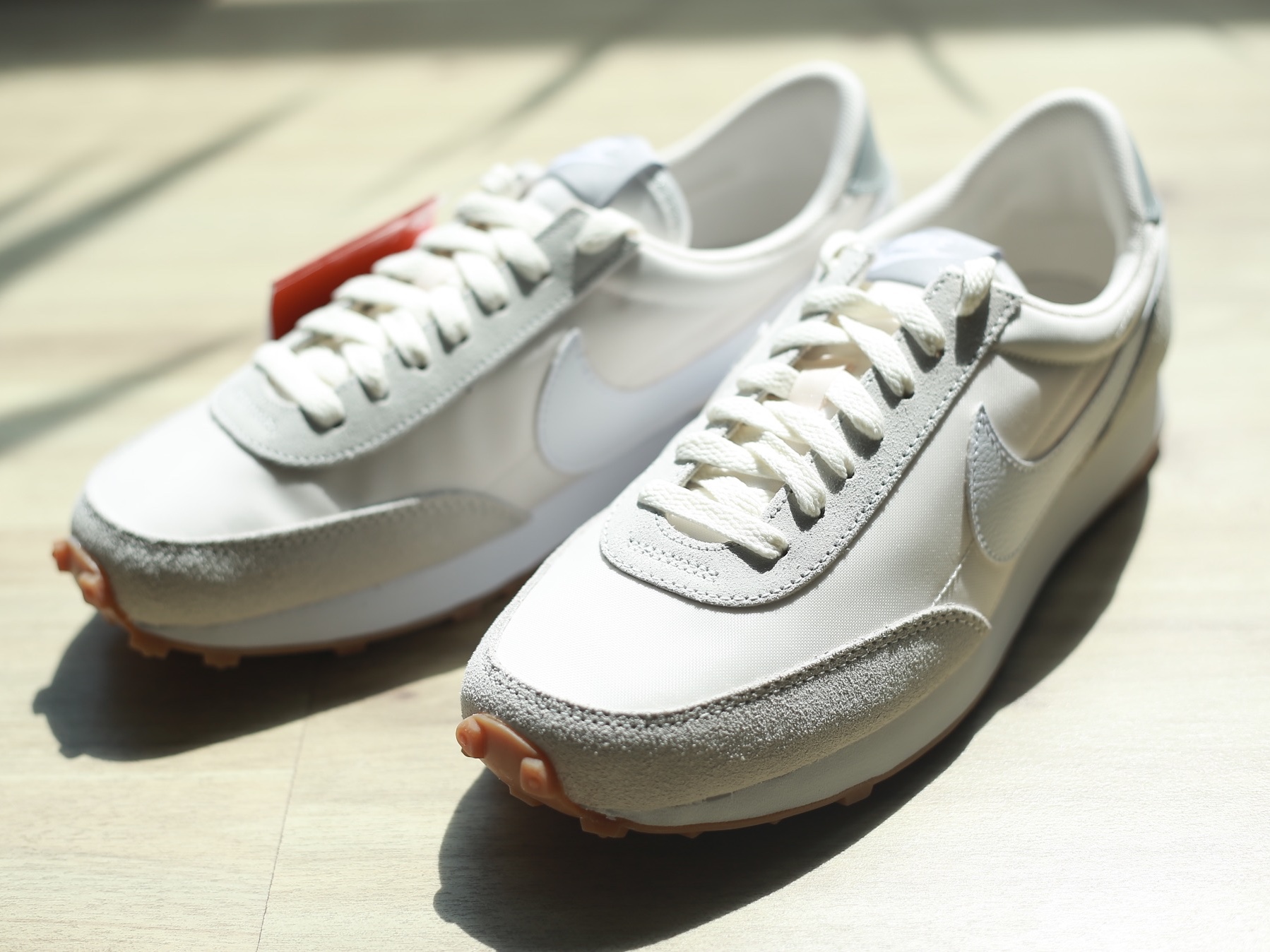 (W) Nike Daybreak Summit White 착용 스타일