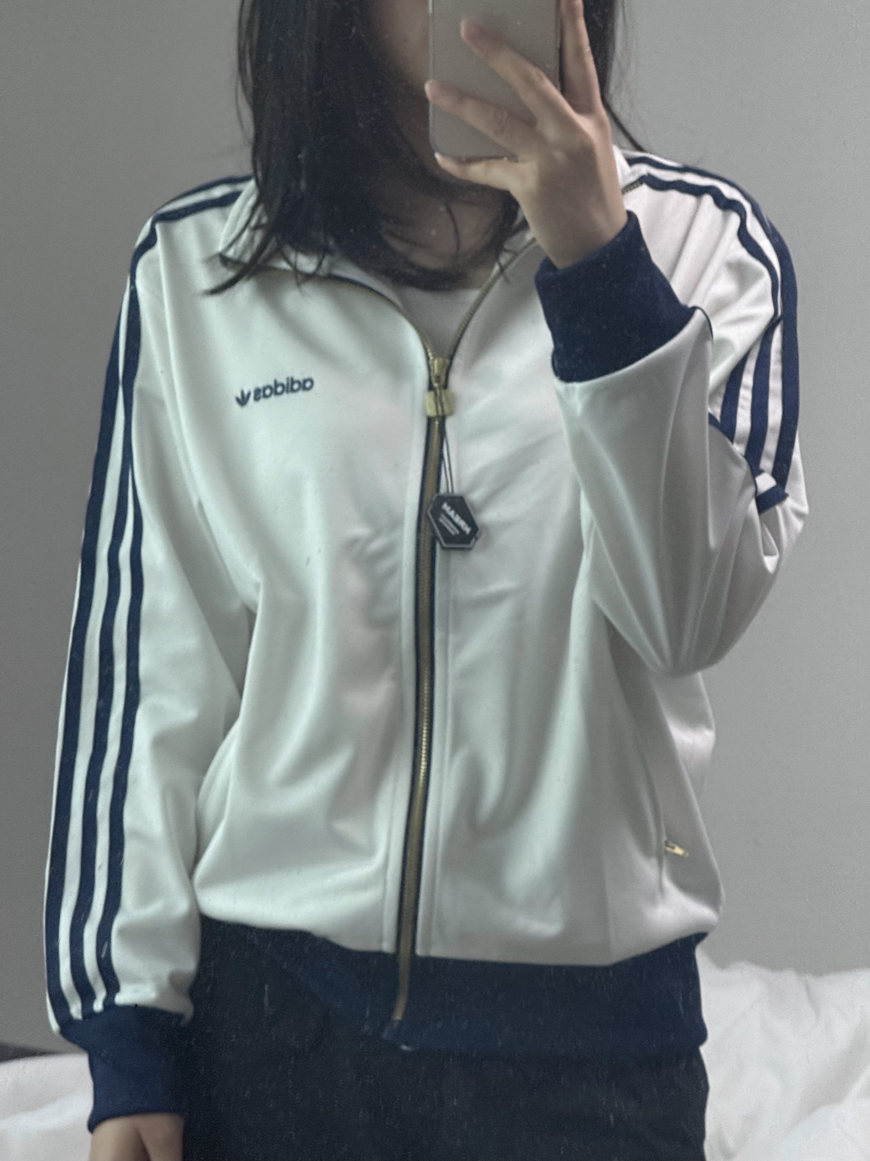 (W) Adidas Firebird Badge Track Top Cloud White - KR Sizing 착용 스타일 - 2
