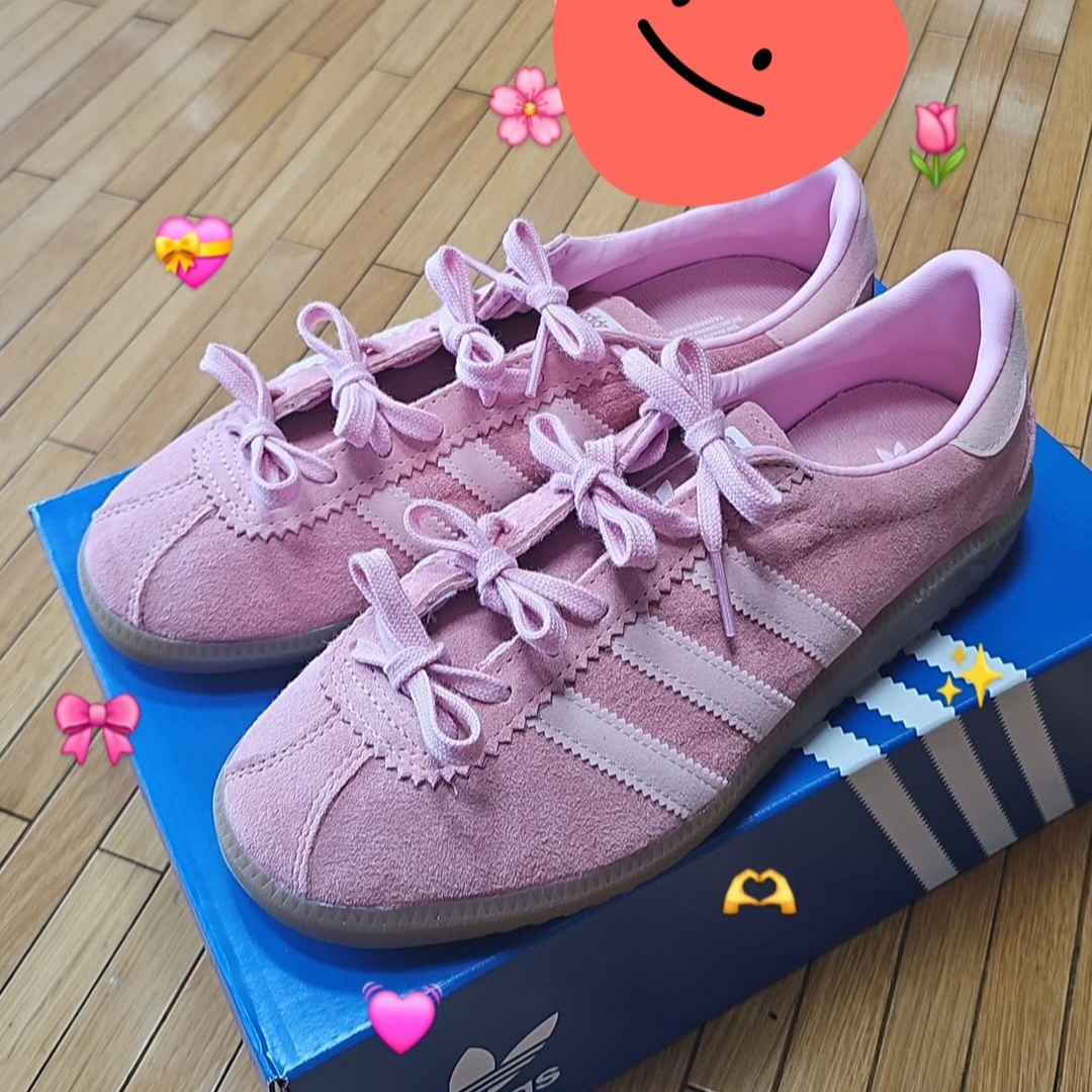 Adidas Bermuda Glow Pink 착용 스타일