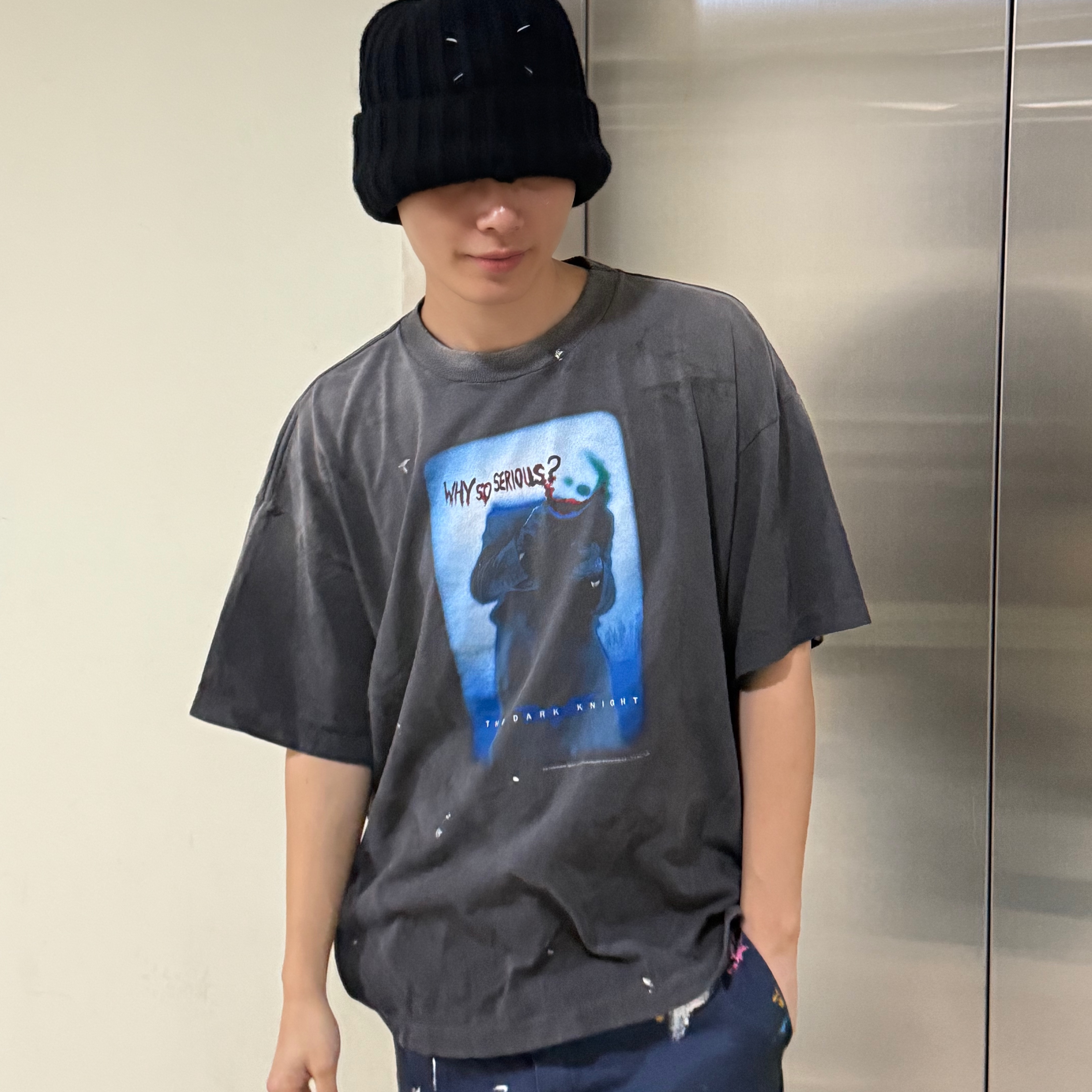 Saint Mxxxxxx x The Dark Knight Lip S/S T-Shirt Black - 25SS 착용 스타일 - 2