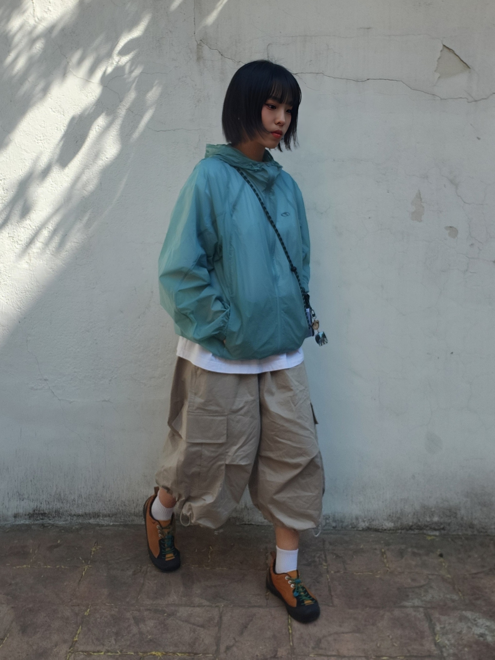 Keen Jasper Suede Sneakers Camel 착용 스타일
