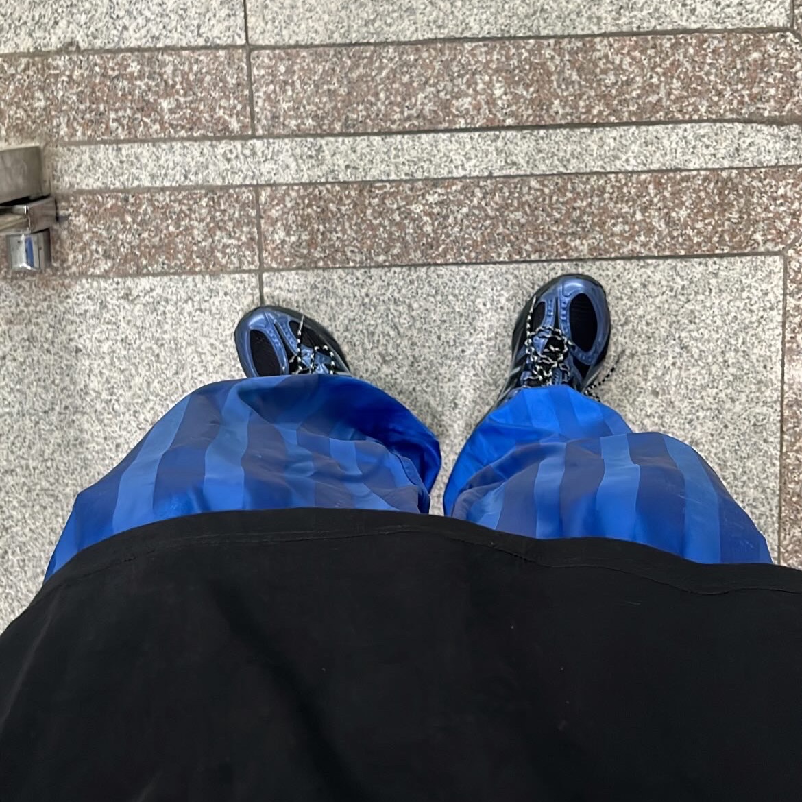 Asics Gel-Nimbus 10.1 Black Grand Shark 착용 스타일 - 1