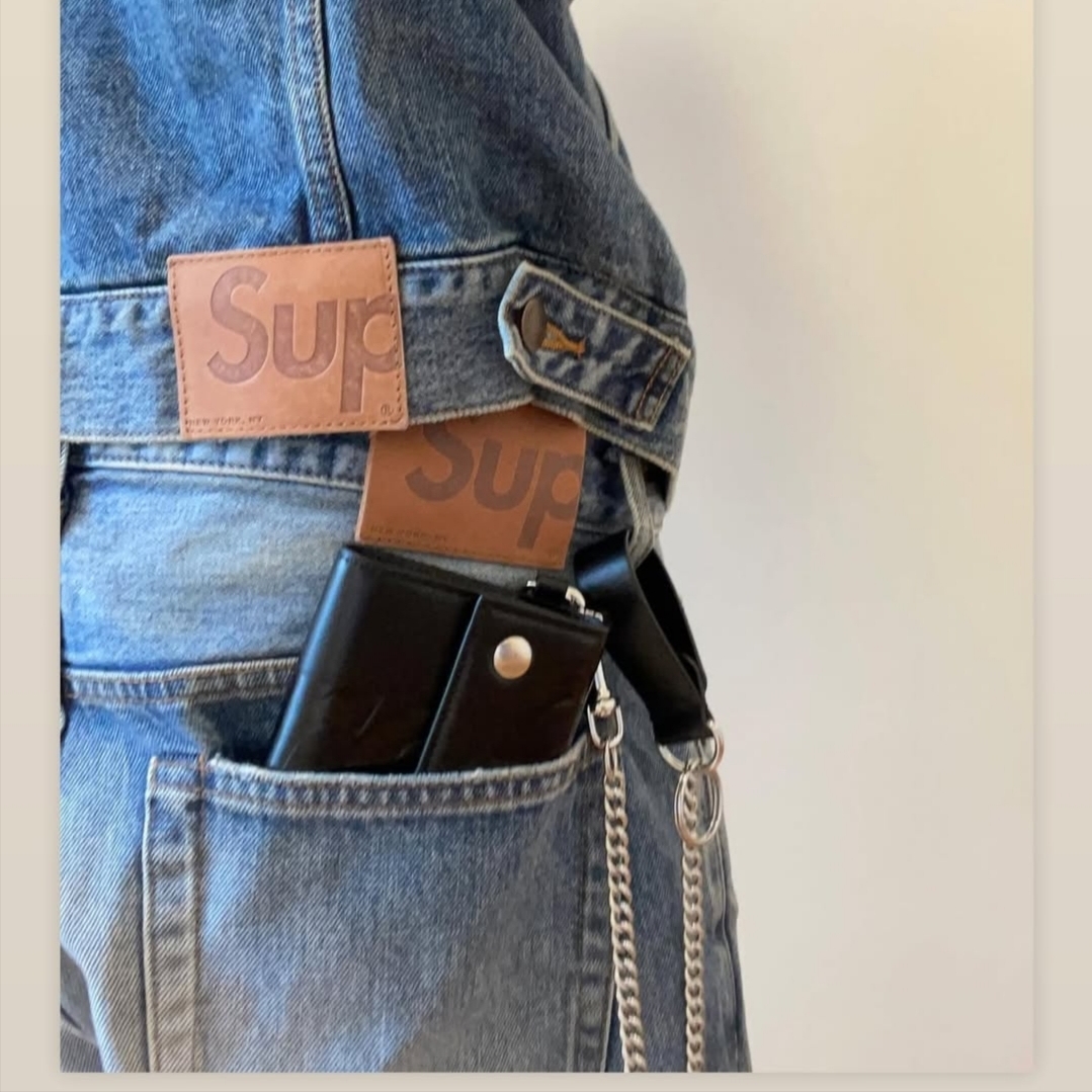 Supreme Leather Chain Wallet Black 착용 스타일