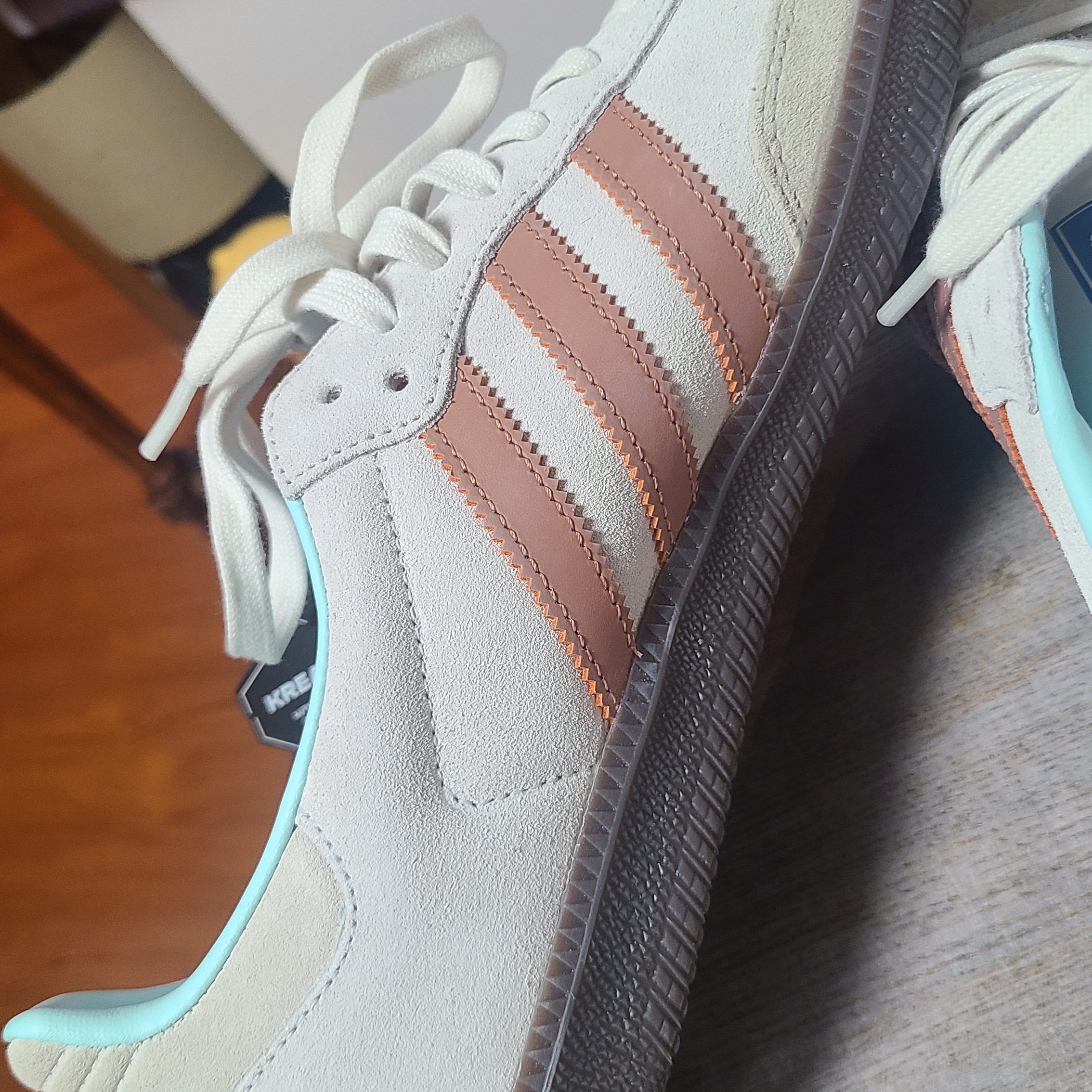 Adidas Samba OG Crystal White Clay Strata 착용 스타일 - 4