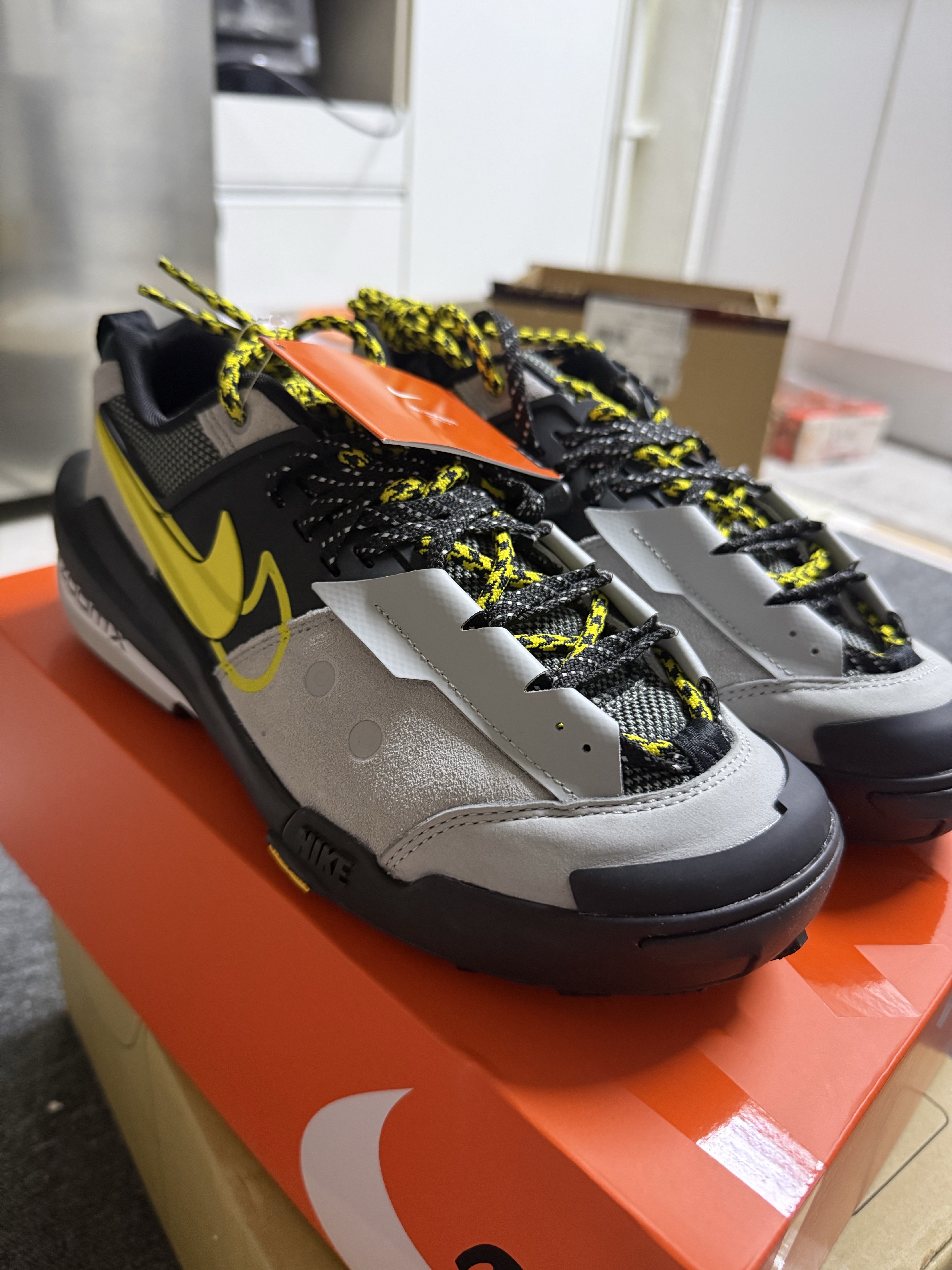 Nike x Sacai Zegamadome SP Matte Silver 착용 스타일 - 1