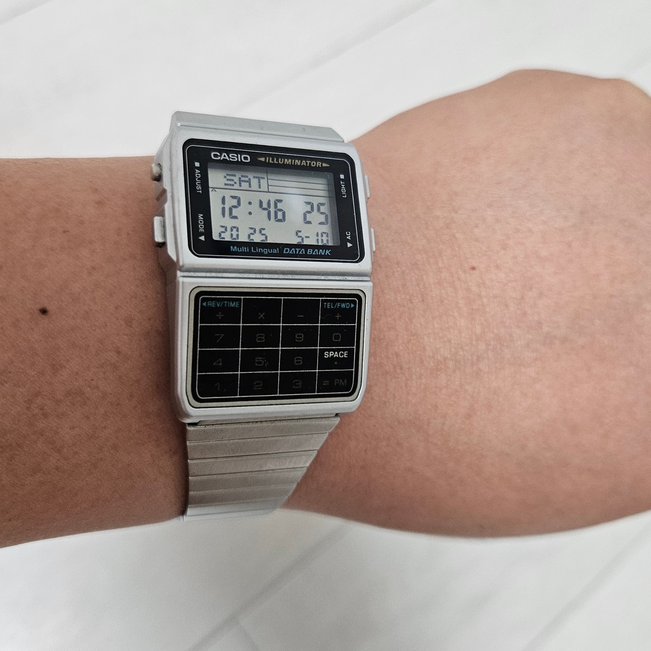 Casio DBC-611-1DF 착용 스타일
