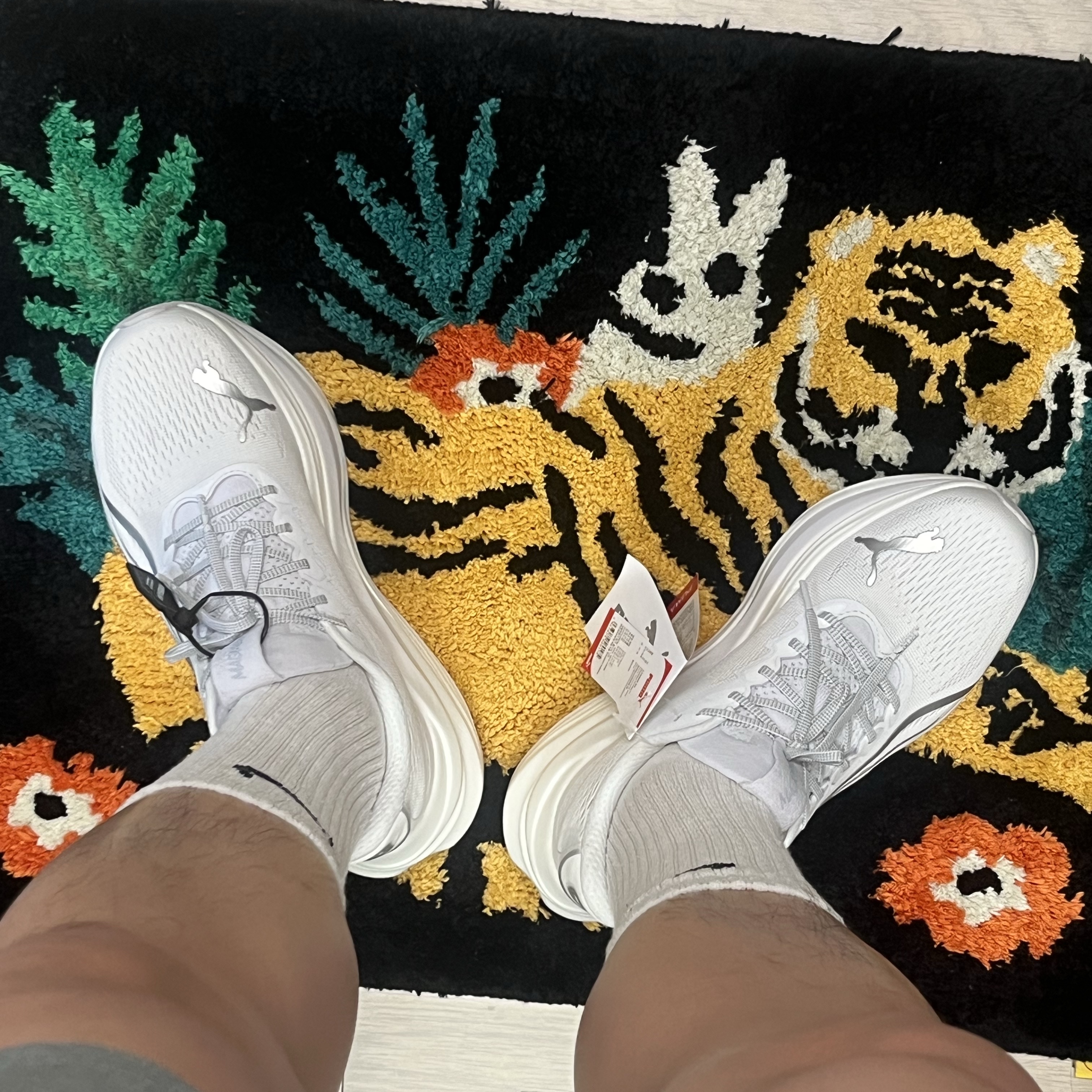 Puma Magmax Nitro White Silver 착용 스타일