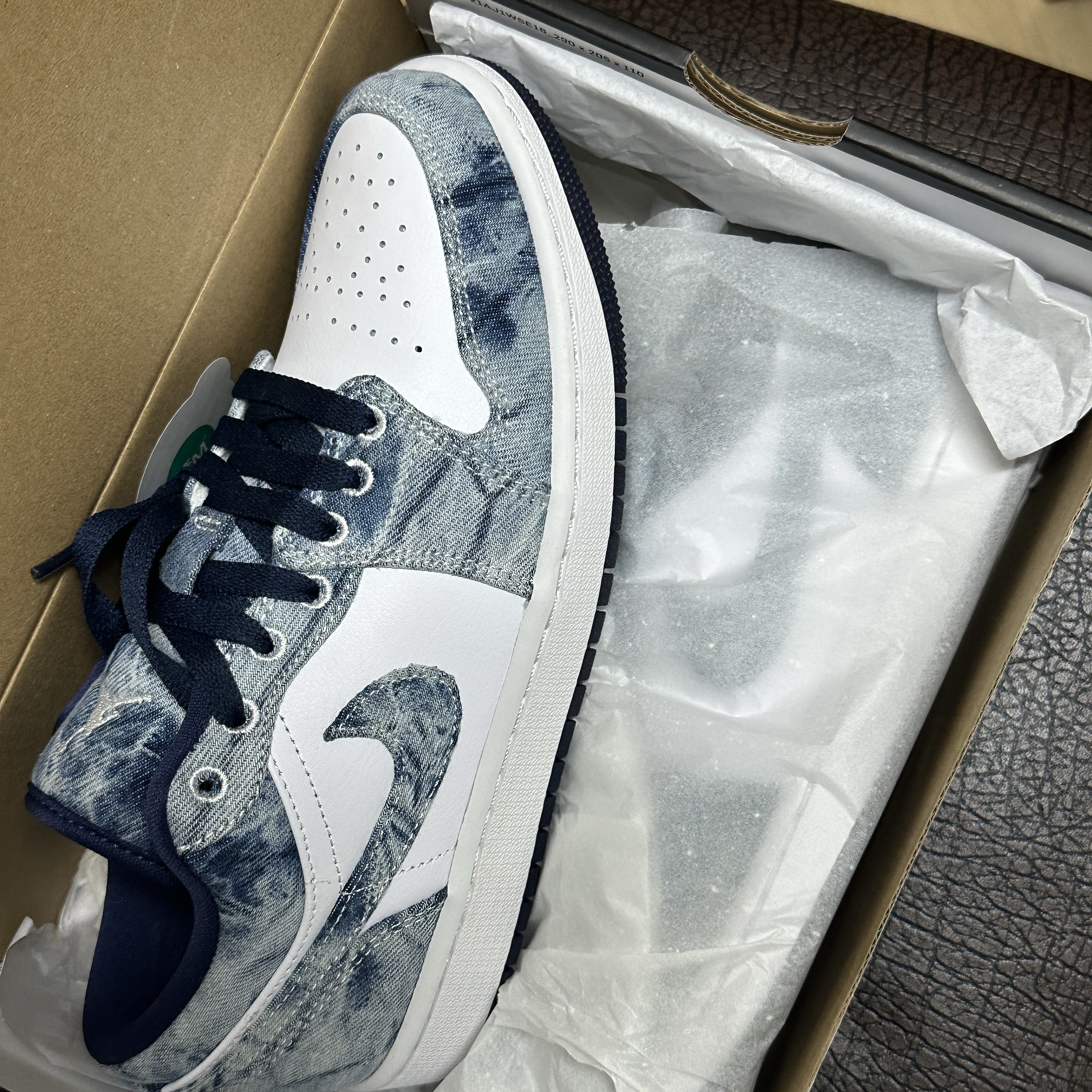 Jordan 1 Low SE Washed Denim 착용 스타일