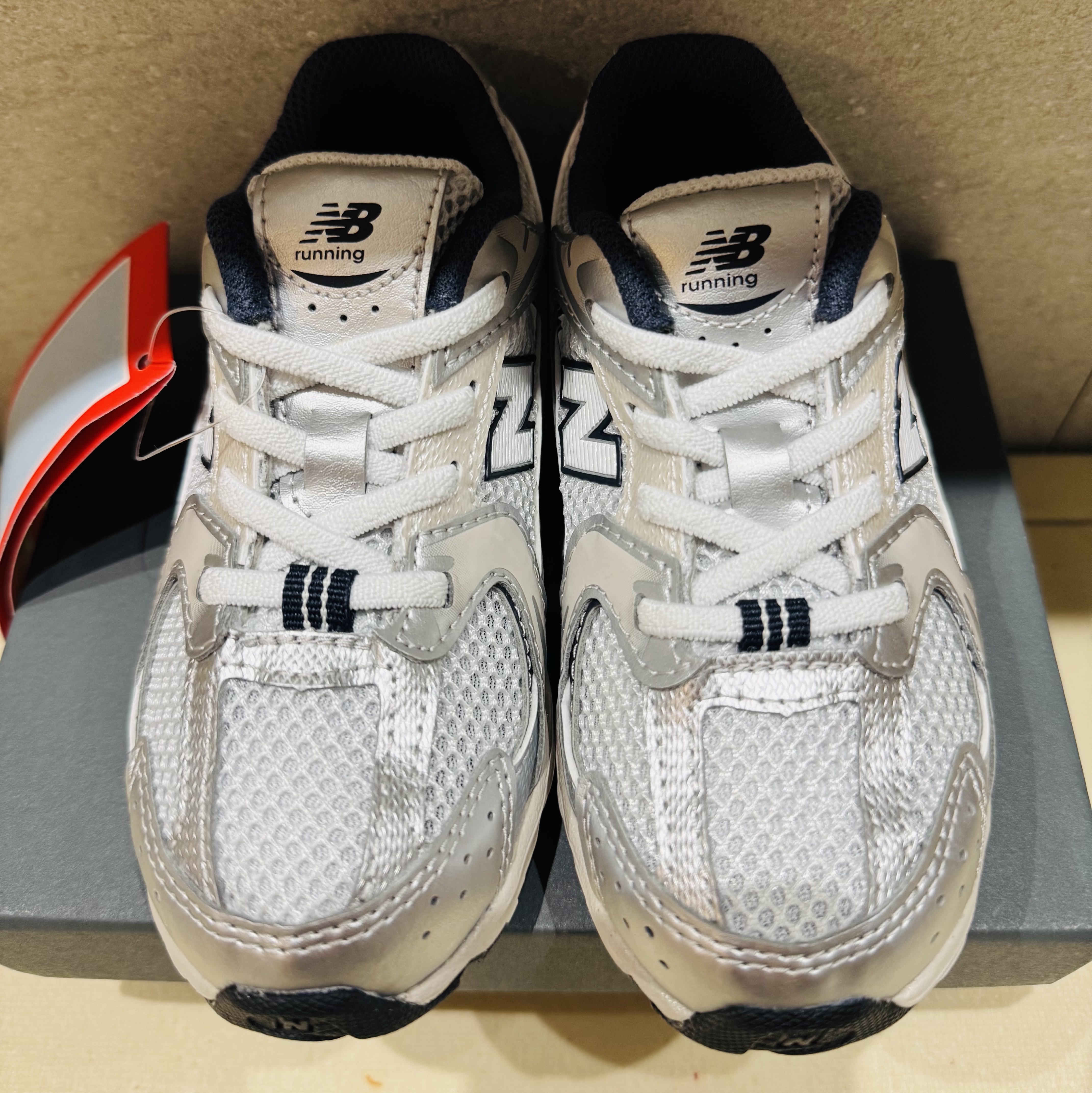 (PS) New Balance 530 Silver - W Wide 착용 스타일 - 3
