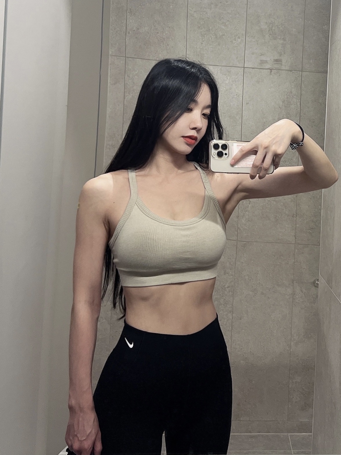 (W) Nike Epic Faster 7/8 Leggings Black - Asia, Nike V2K Run Summit White Metallic Silver 착용 스타일 - 3